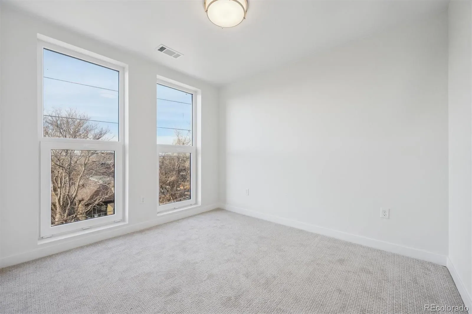 639 29th St #209 Denver CO 80205 MLS #REC7043397 03202026173626 1600 1