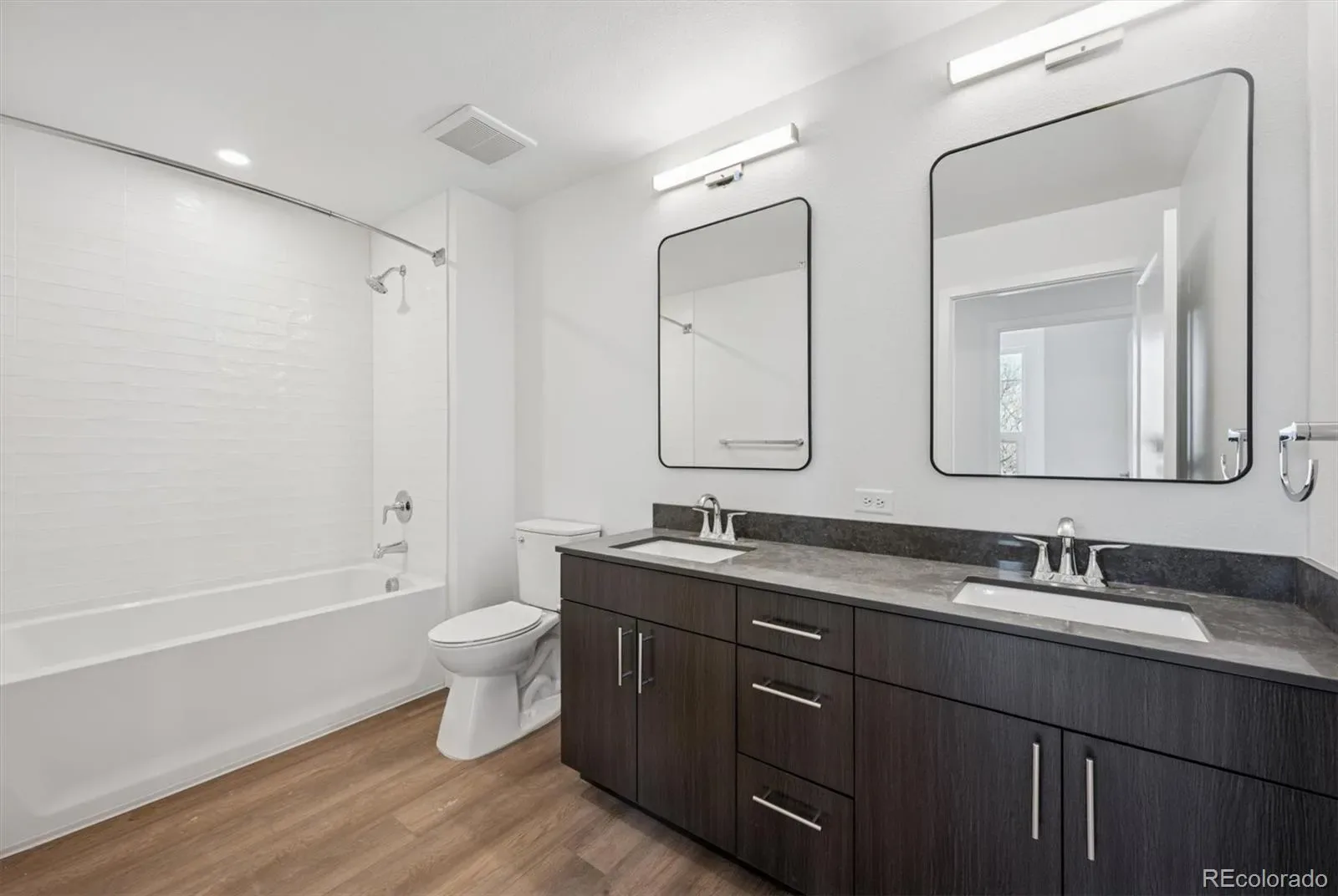 639 29th St #209 Denver CO 80205 MLS #REC7043397 03202026173626 1600 3