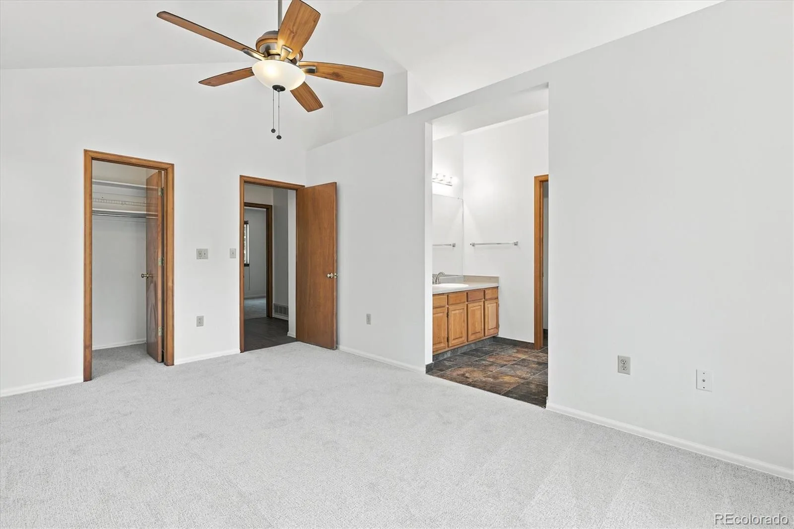 6757 W Mexico Place Lakewood CO 80232 | MLS #REC7043404 07172026221256 1600 32