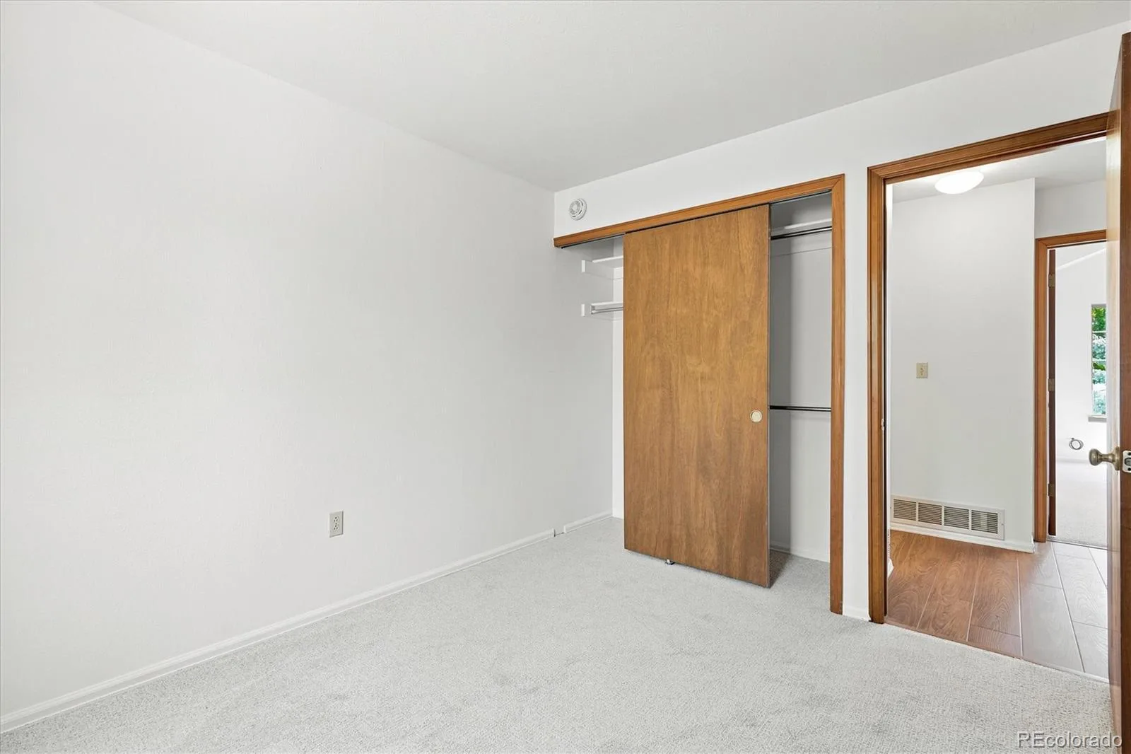 6757 W Mexico Place Lakewood CO 80232 | MLS #REC7043404 07172026221256 1600 37
