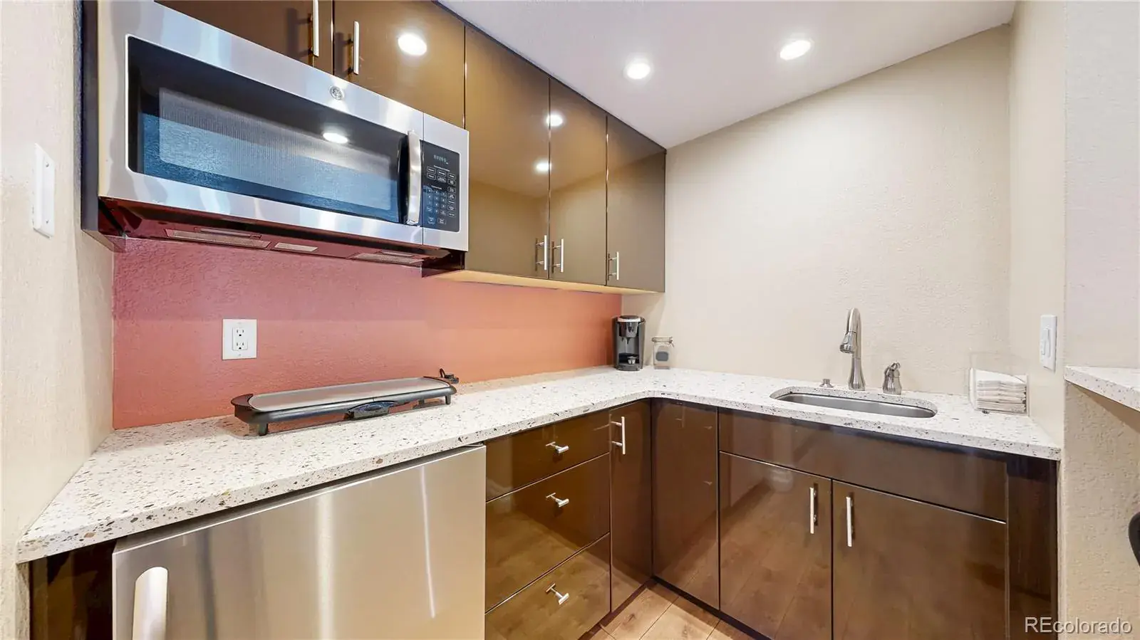 01092026005519 1600 25