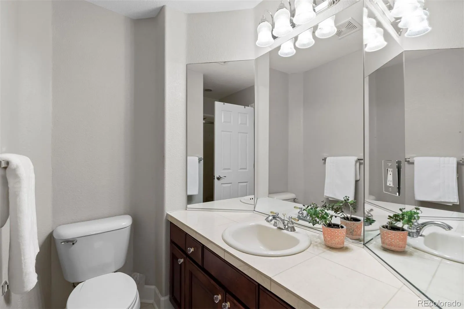 04152026193517 1600 24