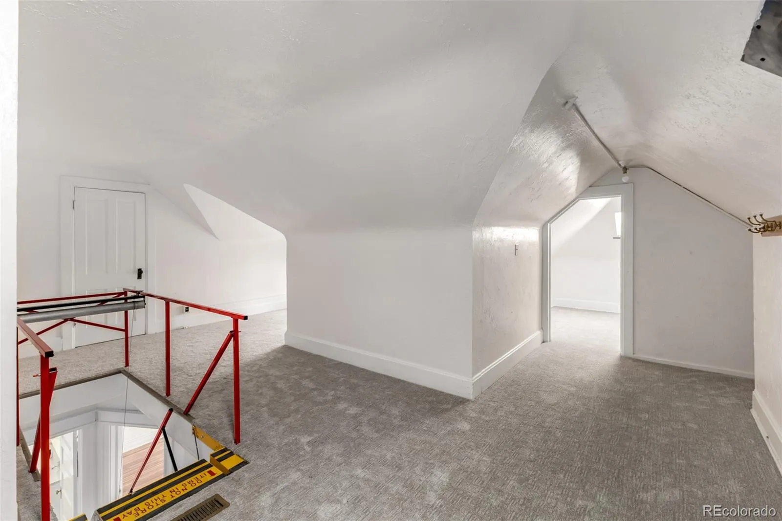 04152026224314 1600 32