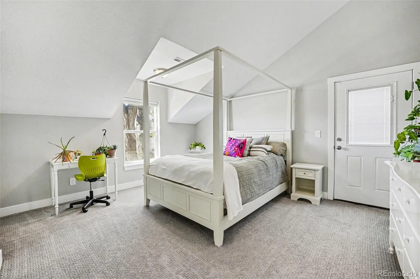 04172026230355 1600 20