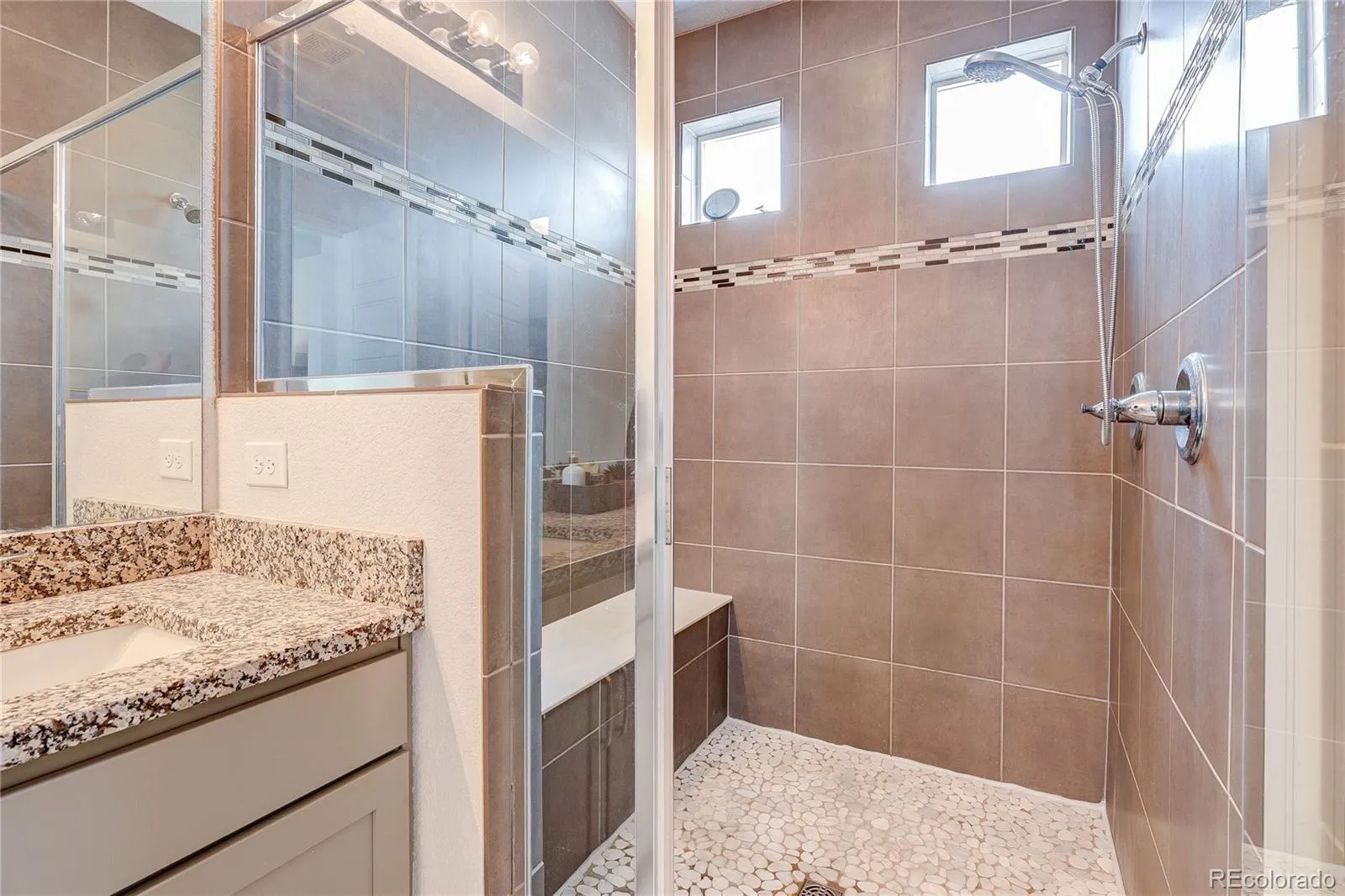 502 E Hinsdale Avenue Littleton CO 80122 MLS #REC7050313 05162026050312 1600 23