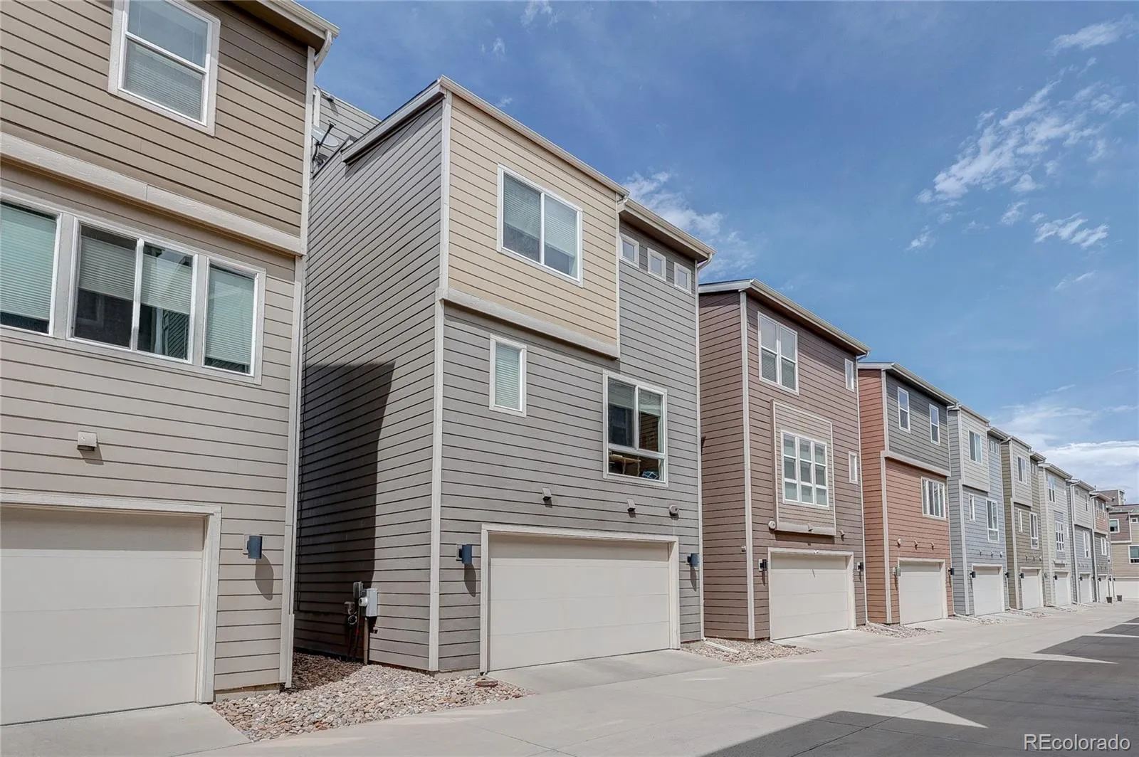502 E Hinsdale Avenue Littleton CO 80122 MLS #REC7050313 05162026050312 1600 37