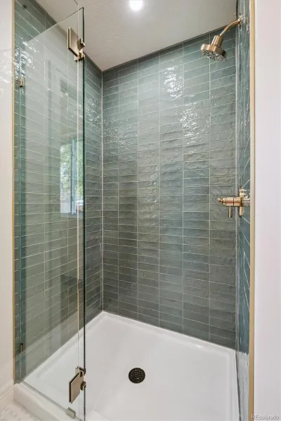 04152026210637 800 21