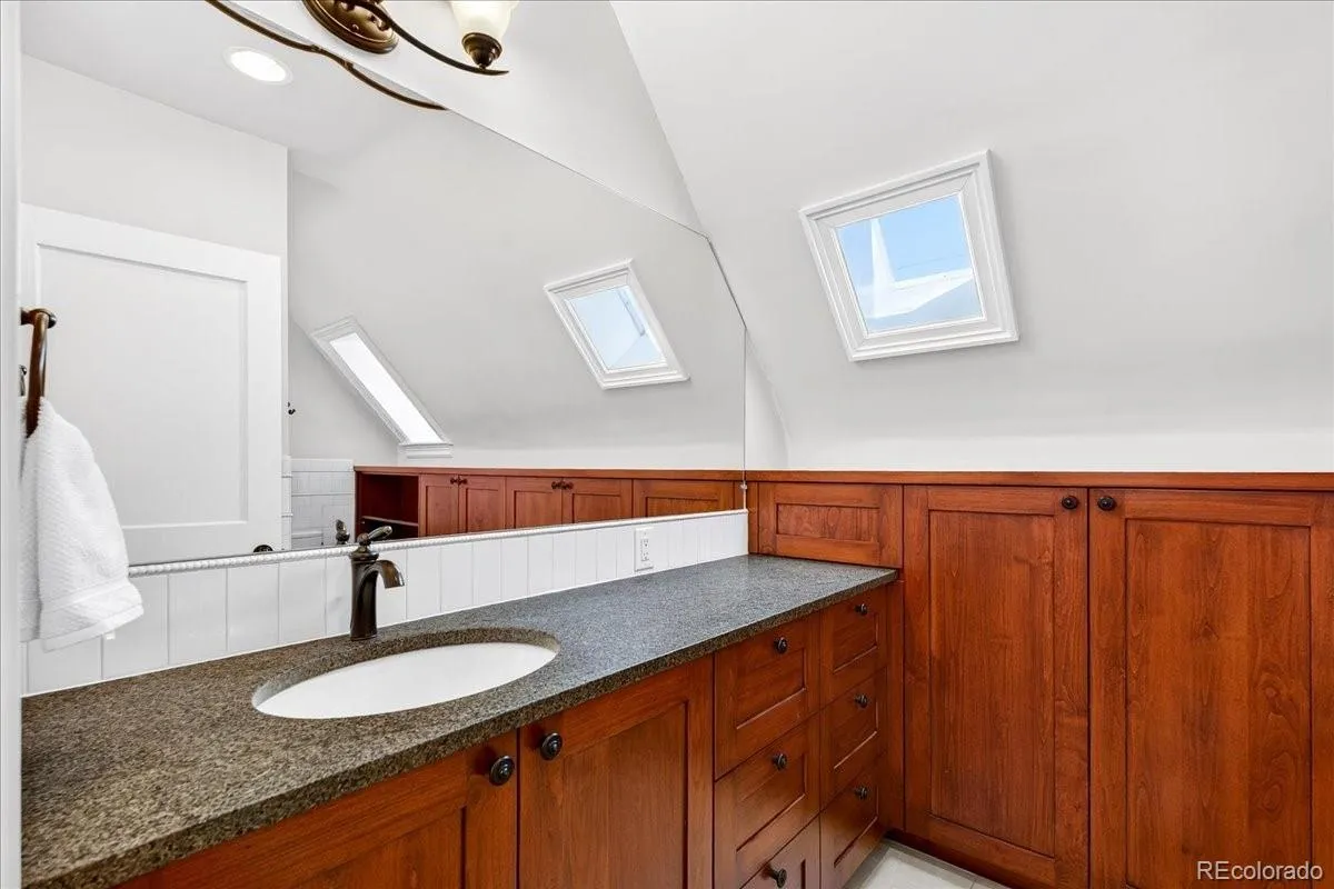 915 E 7th Avenue Denver CO 80218 MLS #REC7054393 05102026231943 1200 23