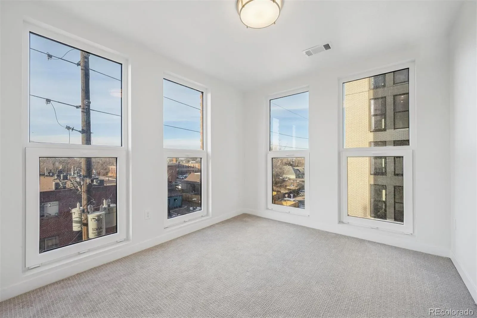 639 29th Street #400 Denver CO 80205 MLS #REC7060644 03192026202936 1600 4