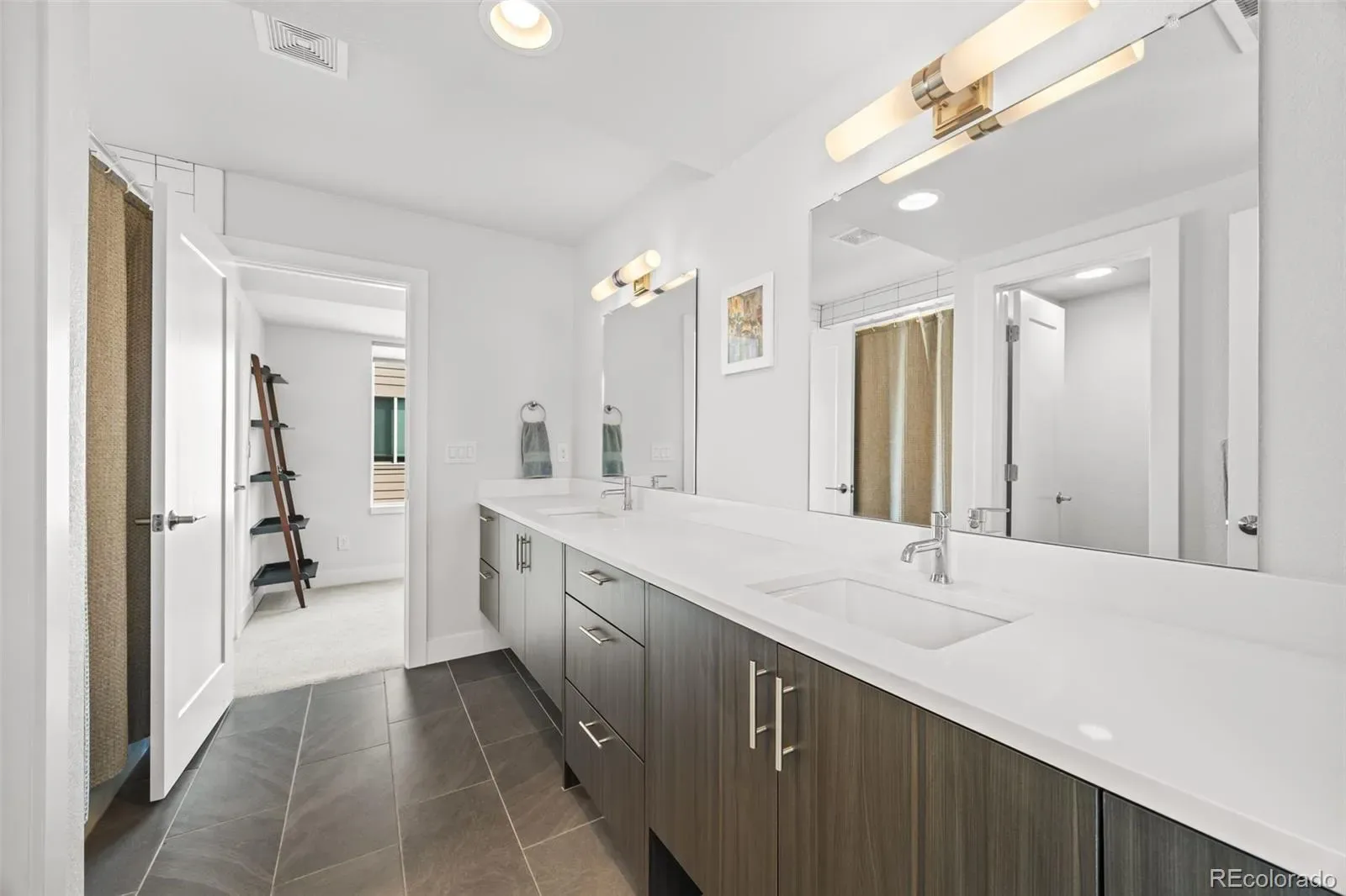 03112026220922 1600 16