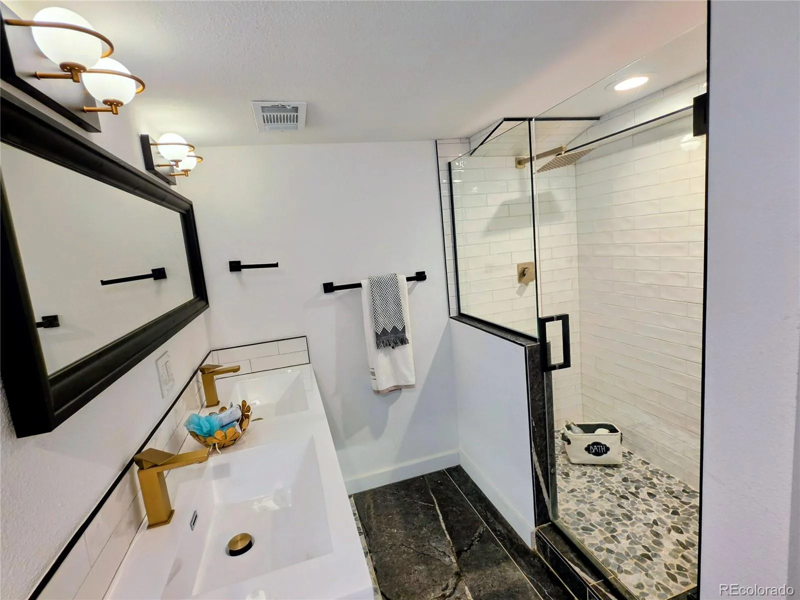 2872 Dahlia Street Denver CO 80207 | MLS #REC7068365 08232026221412 1600 22