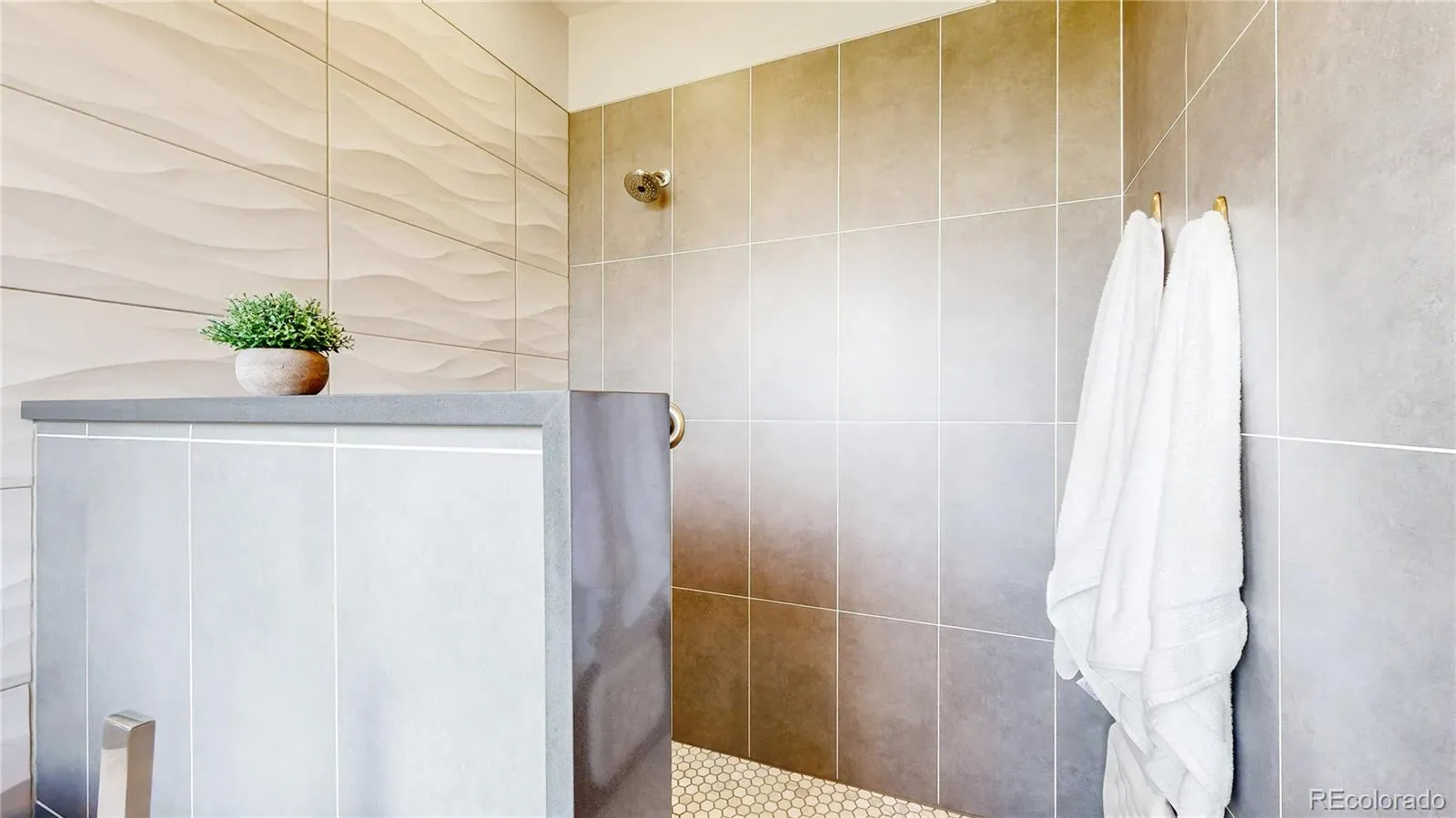 03232026210438 1600 16