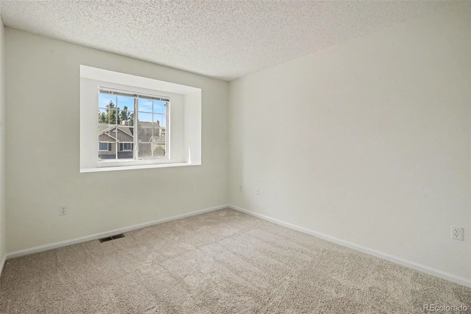 13843 W 64th Place Arvada CO 80004 | MLS #REC7070269 08082026151652 1600 26
