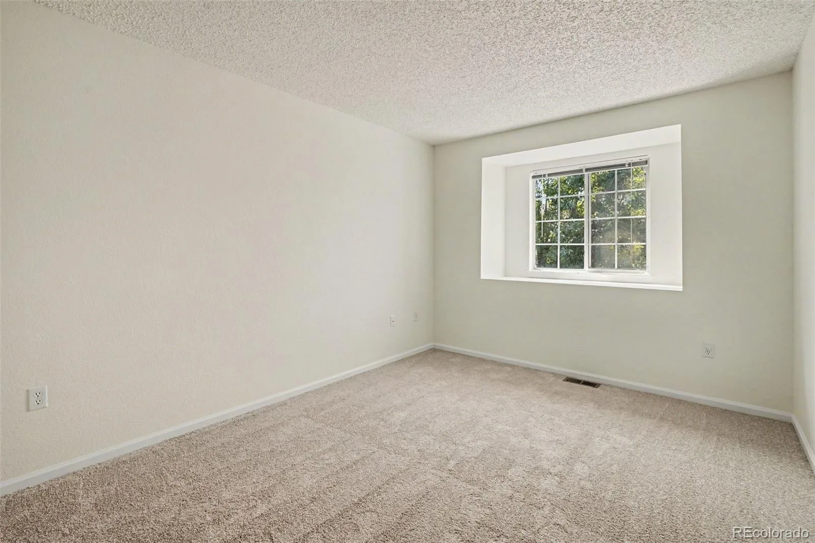13843 W 64th Place Arvada CO 80004 | MLS #REC7070269 08082026151652 1600 27