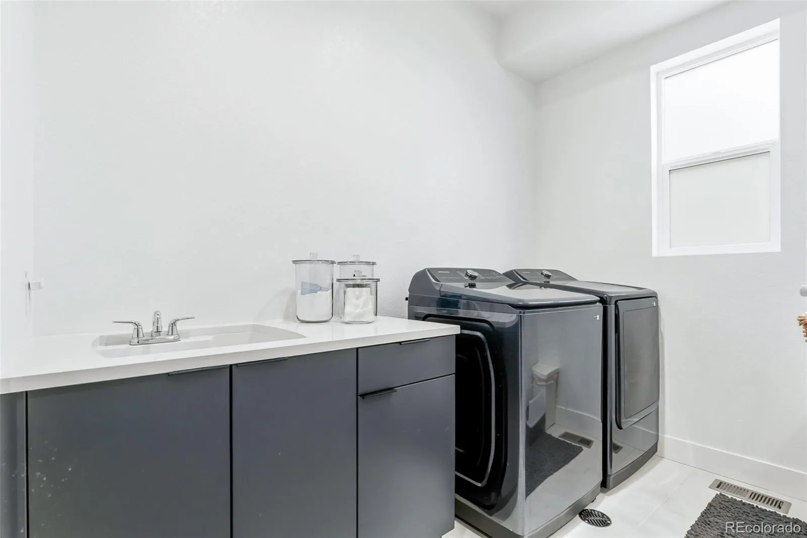 6306 N Elmira Court Denver CO 80238 | MLS #REC7074331 05122026135116 1600 21