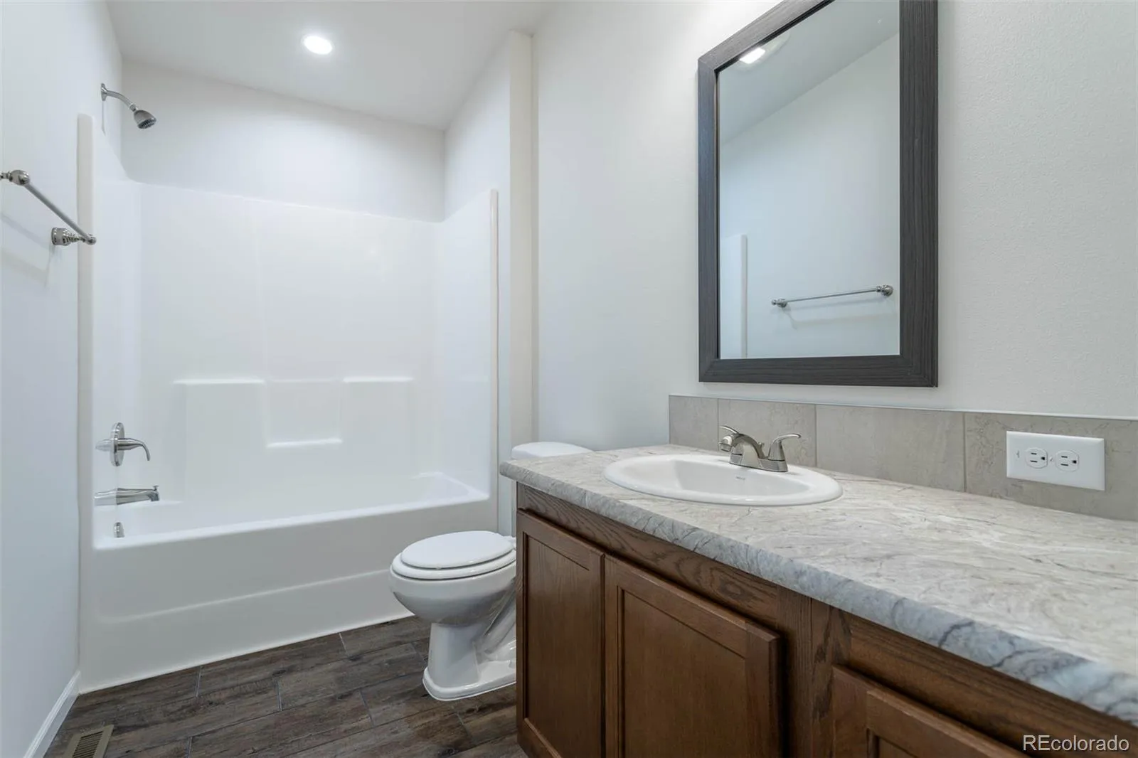 2378 N Emporia Street Aurora CO 80010 | MLS #REC7075161 04222026191933 1600 14