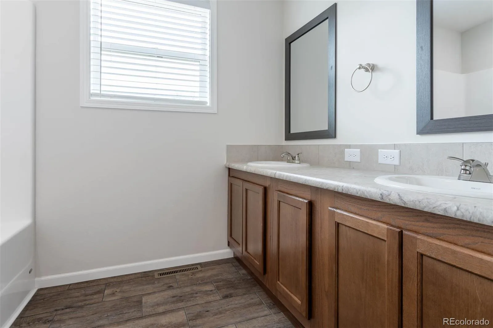 2378 N Emporia Street Aurora CO 80010 | MLS #REC7075161 04222026191933 1600 17