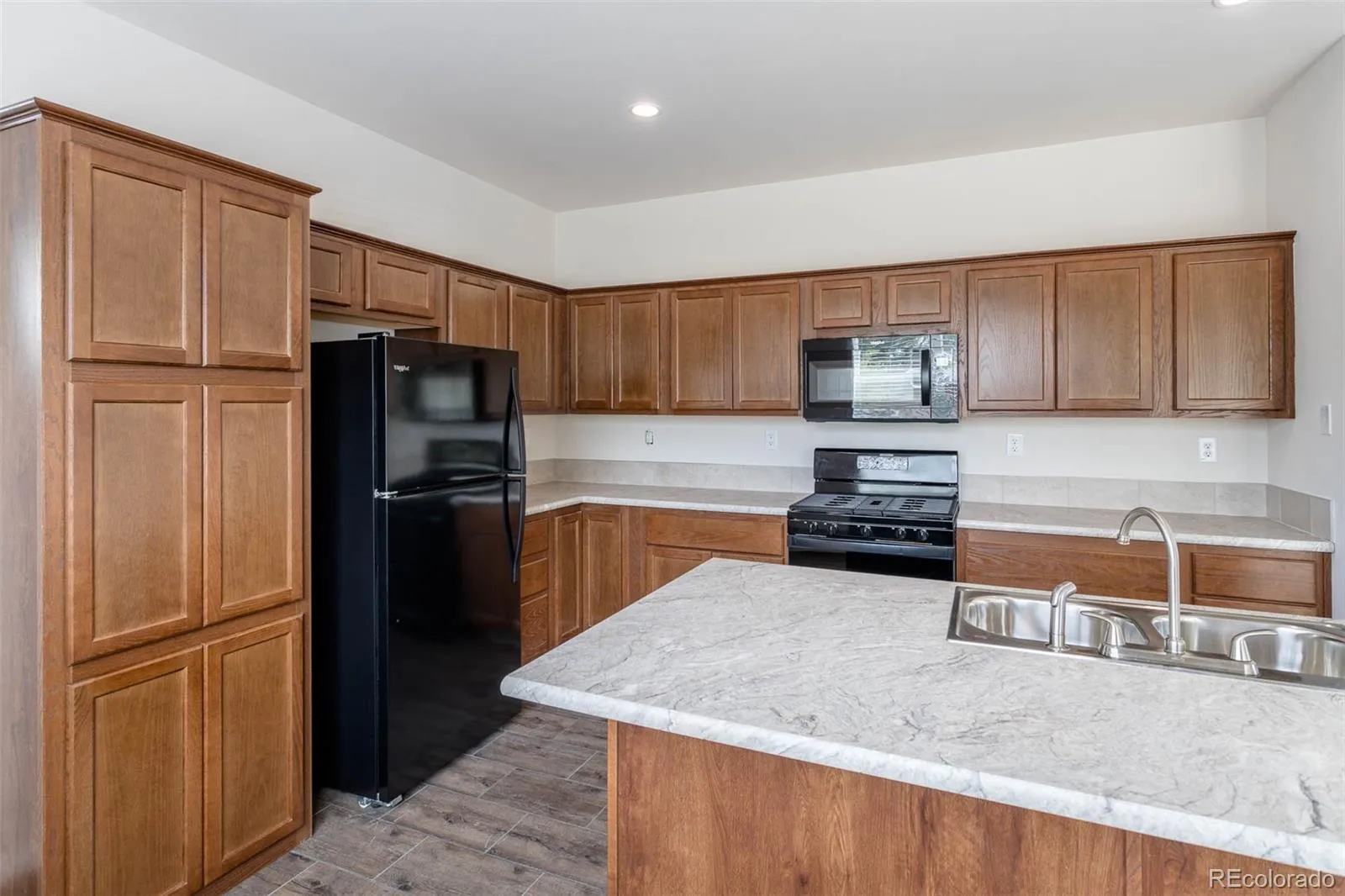 2378 N Emporia Street Aurora CO 80010 | MLS #REC7075161 04222026191933 1600 6