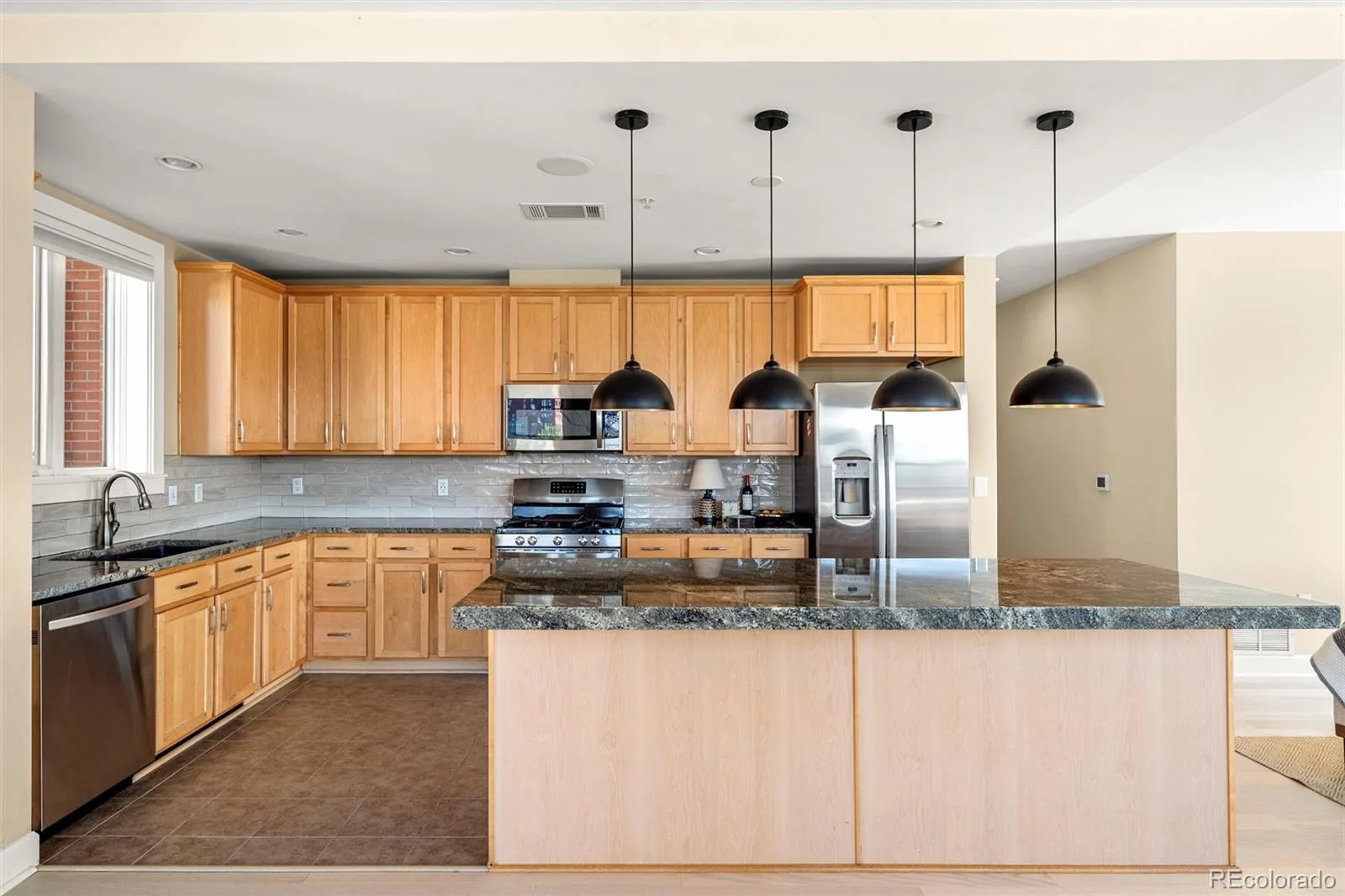 1630 N Clarkson Street #614 Denver CO 80218 | MLS #REC7077643 10122026164412 1600 2