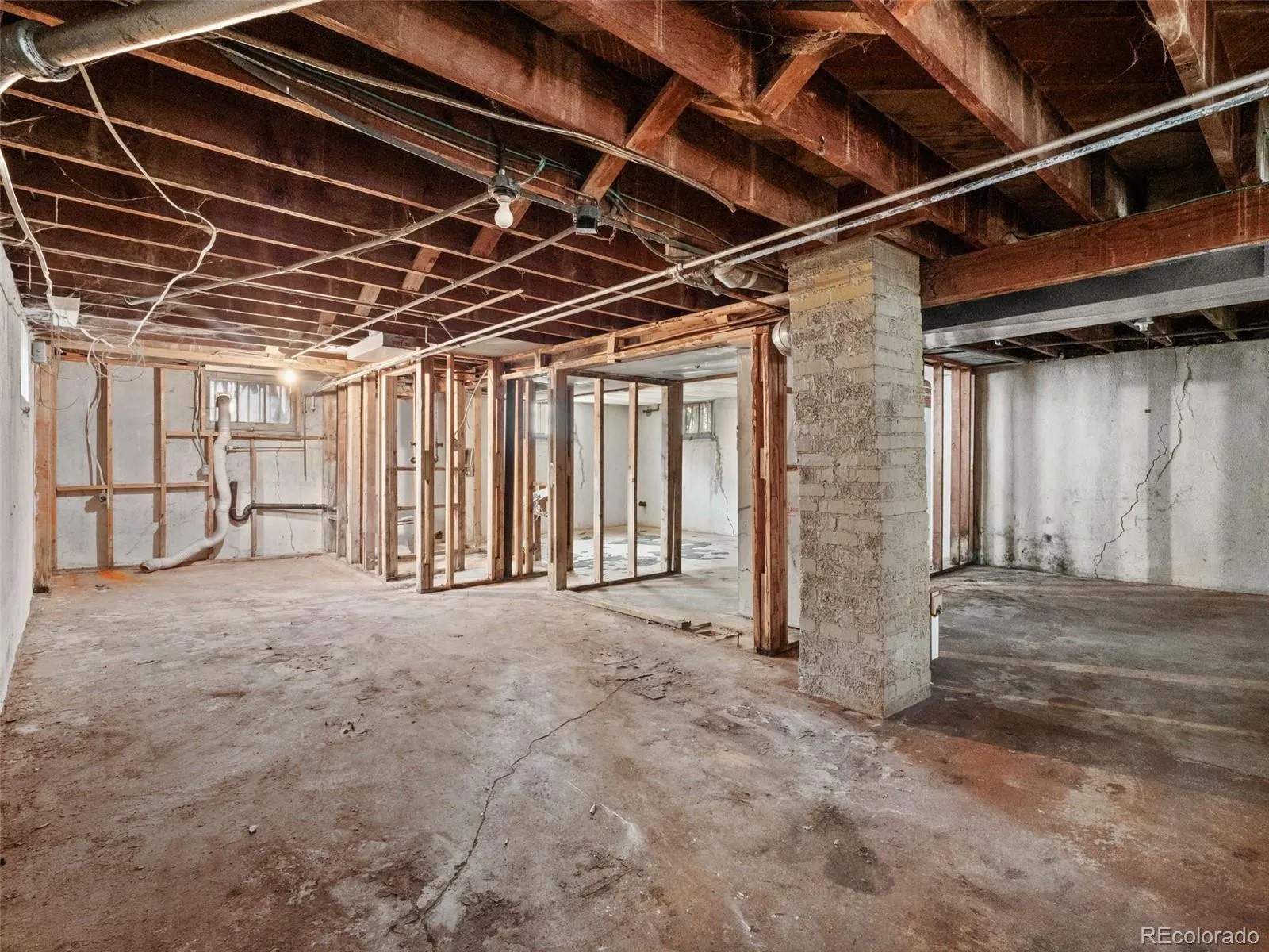 04082026204037 1600 24