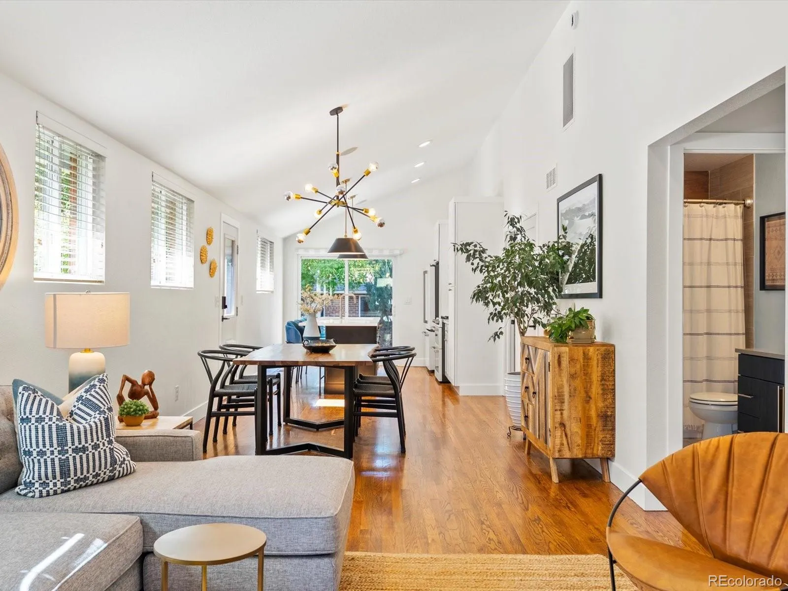 04172026035523 1600 0