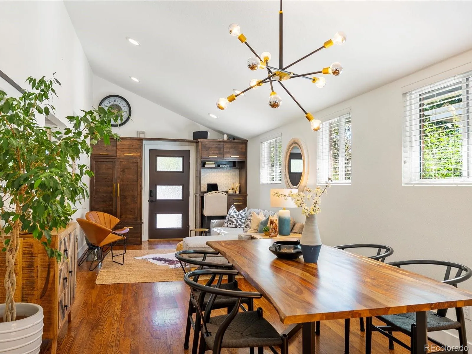 04172026035523 1600 12