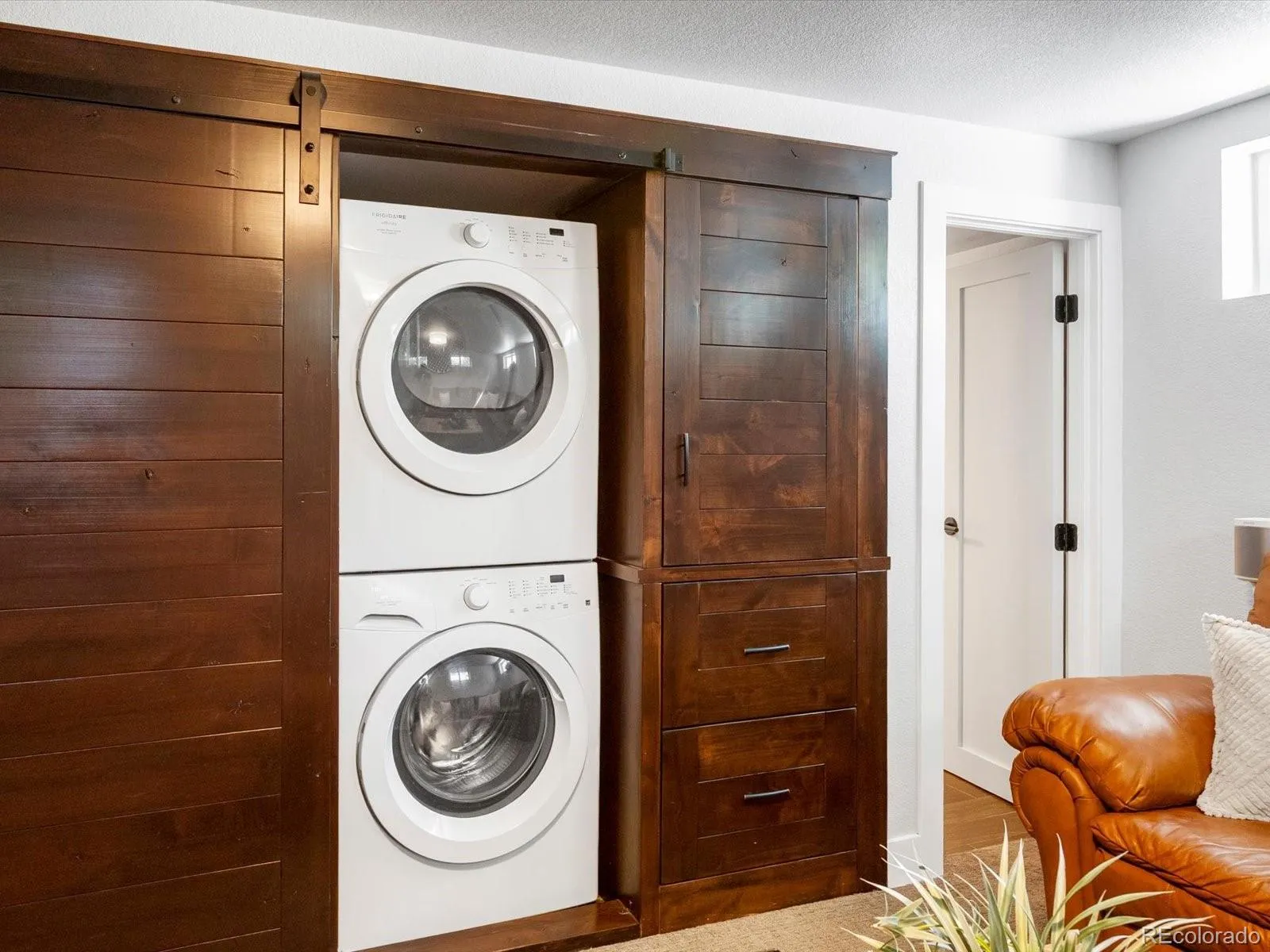 04172026035523 1600 24