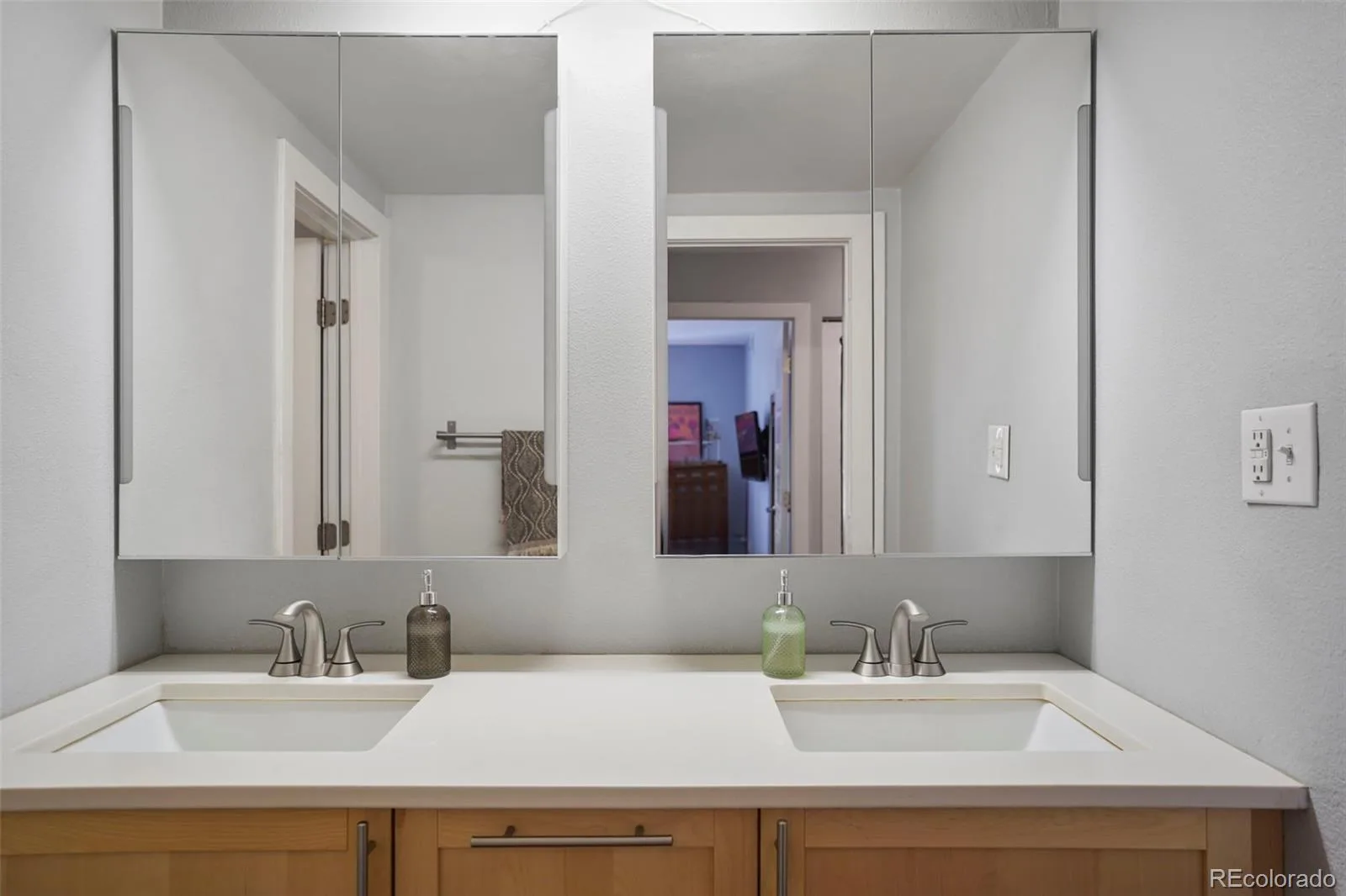 700 N Washington Street #205 Denver CO 80203 MLS #REC7084003 06192026040656 1600 19