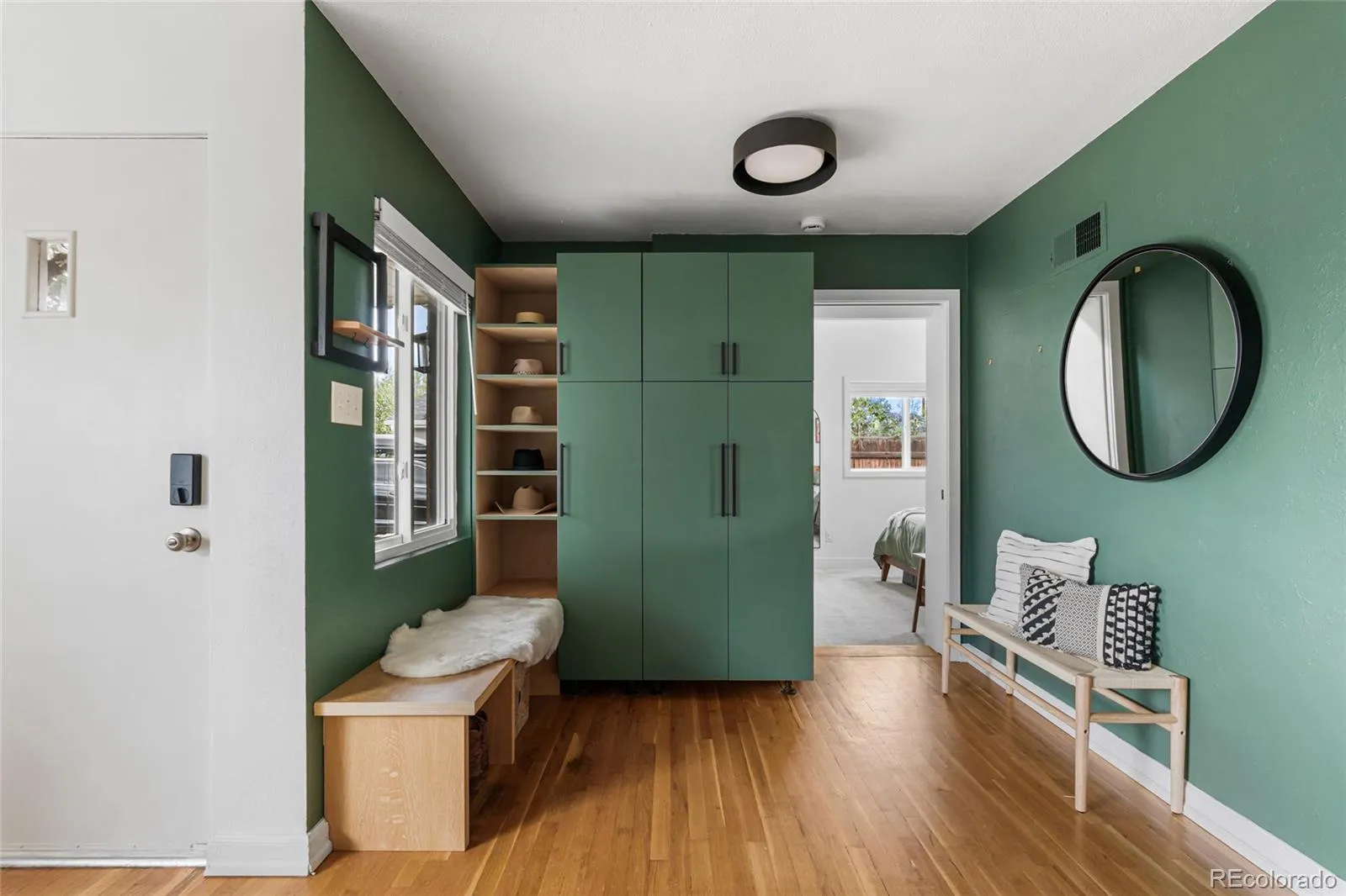 04152026180000 1600 1