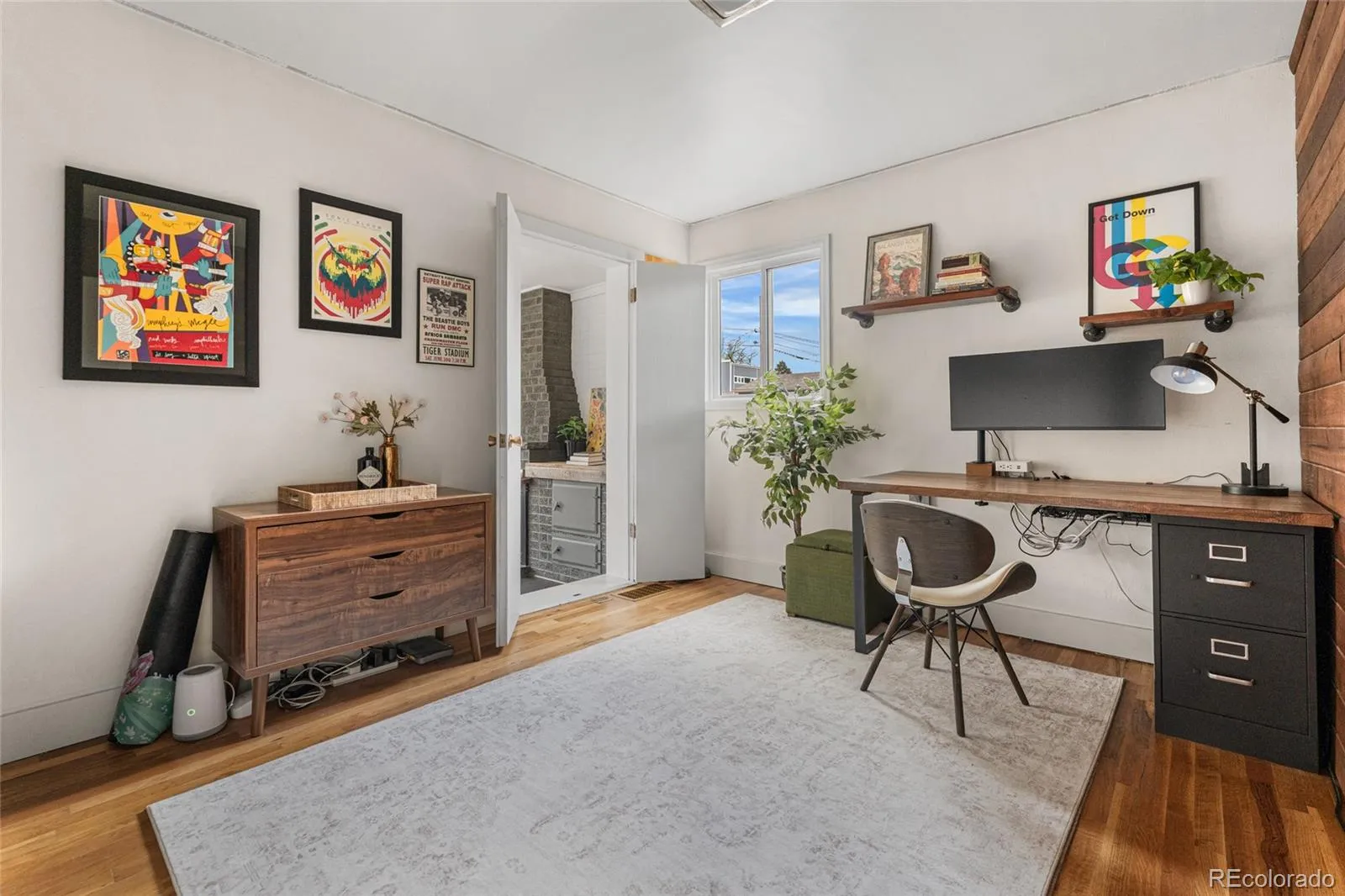 04152026180000 1600 22