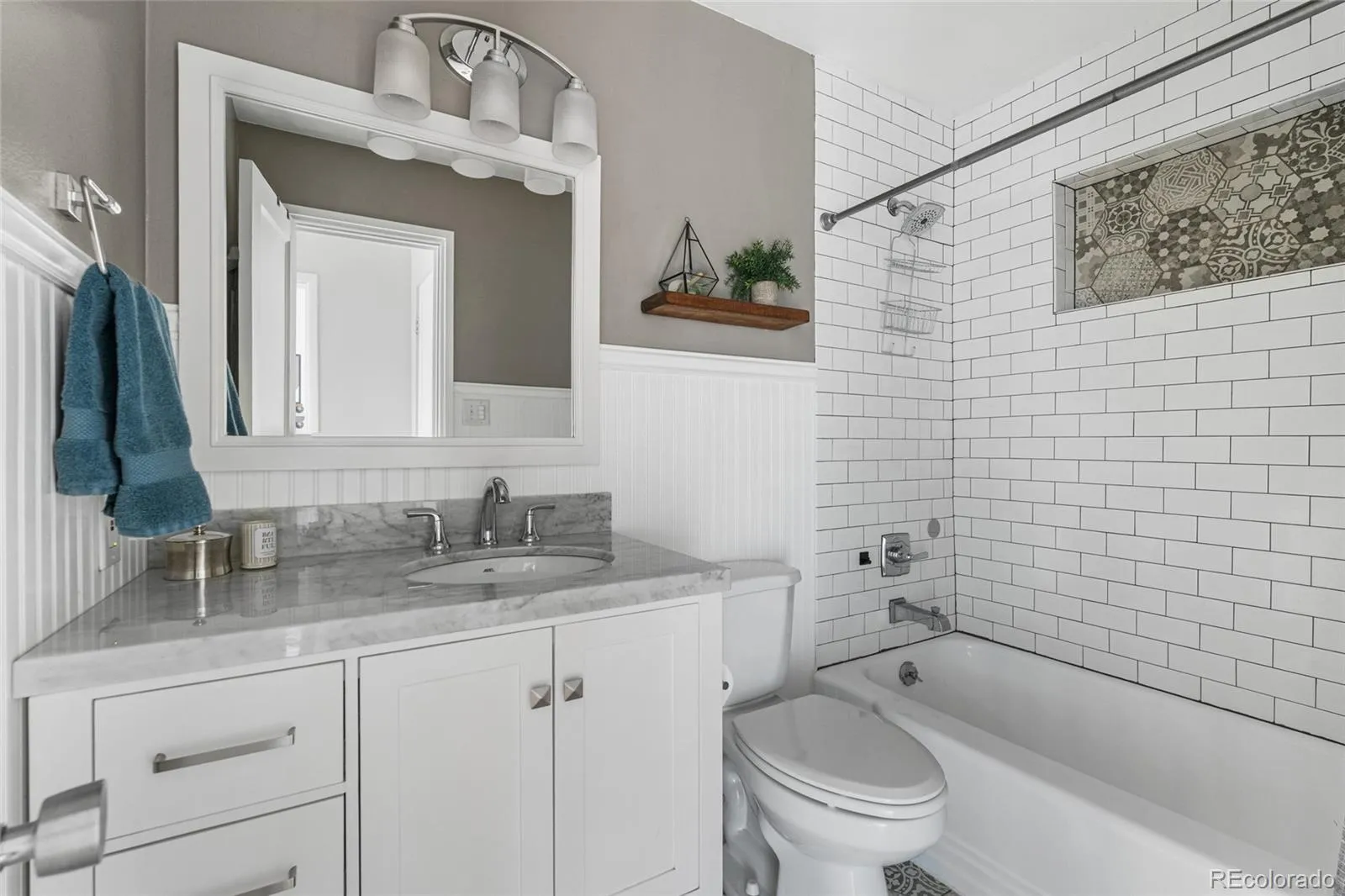 04152026180000 1600 26