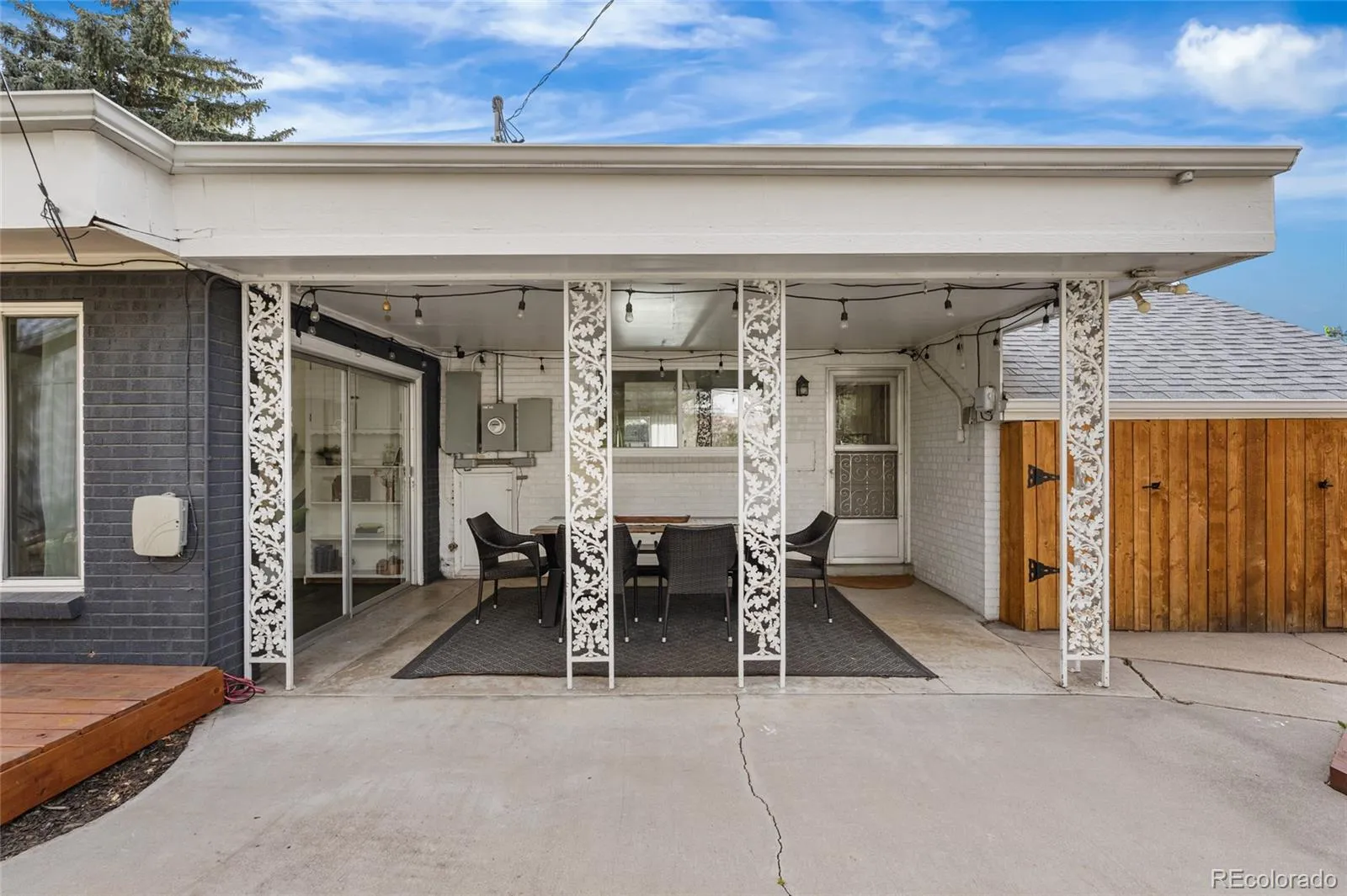 04152026180000 1600 27