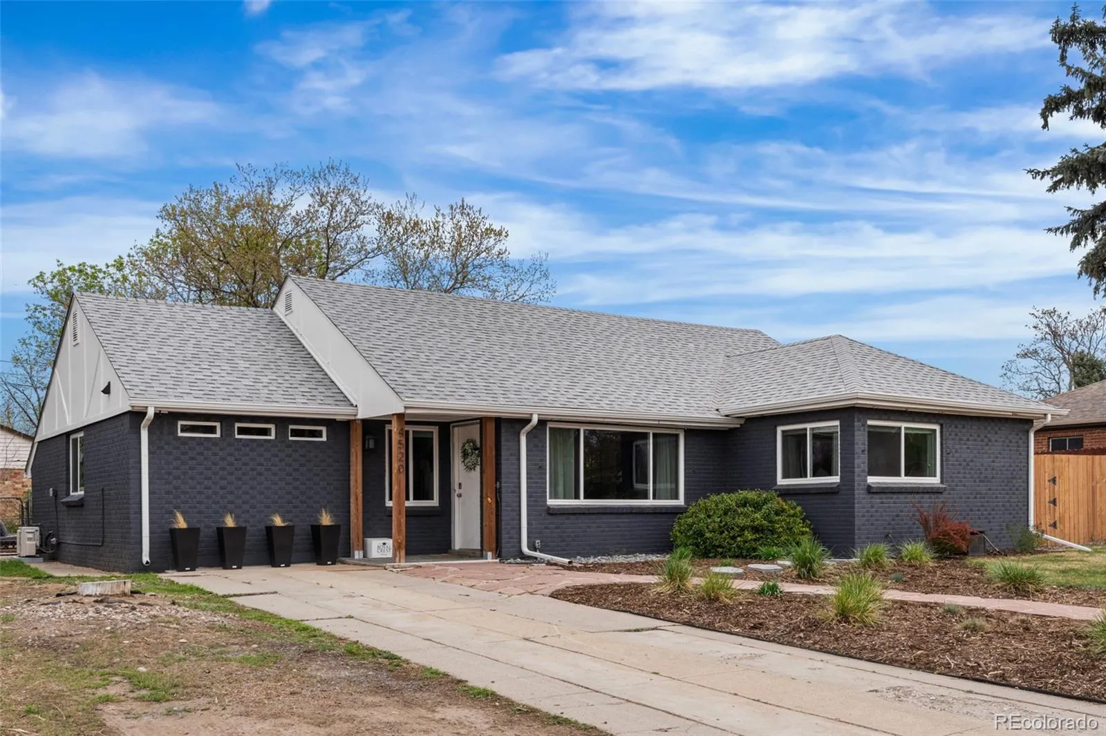 04152026180000 1600 35