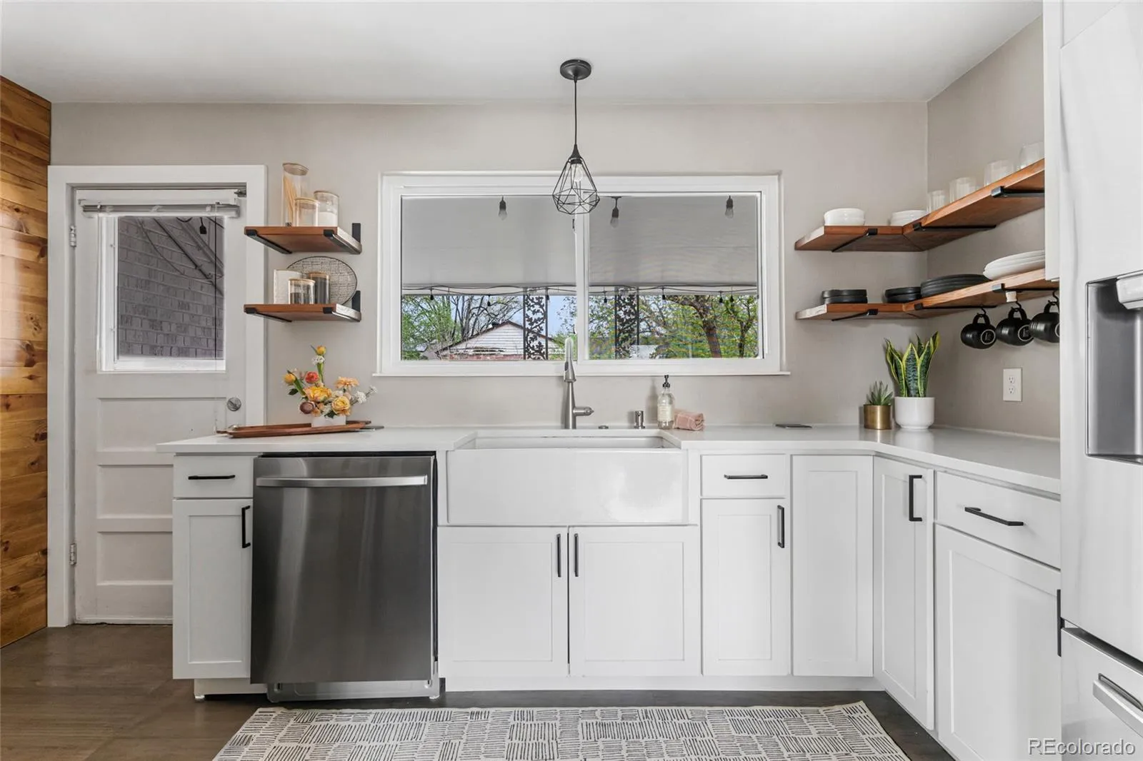 04152026180000 1600 9