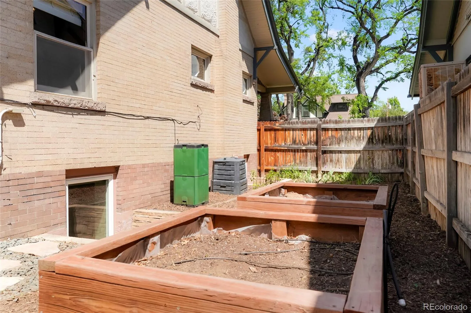 2379 Dahlia Street Denver CO 80207 MLS #REC7089884 05132026151019 1600 38
