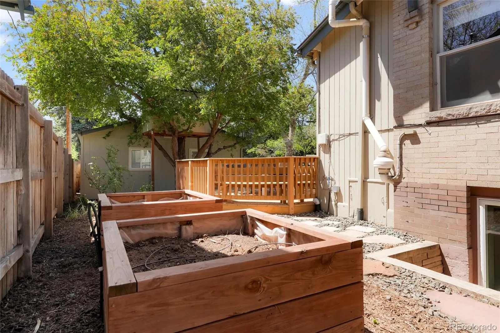2379 Dahlia Street Denver CO 80207 MLS #REC7089884 05132026151019 1600 39