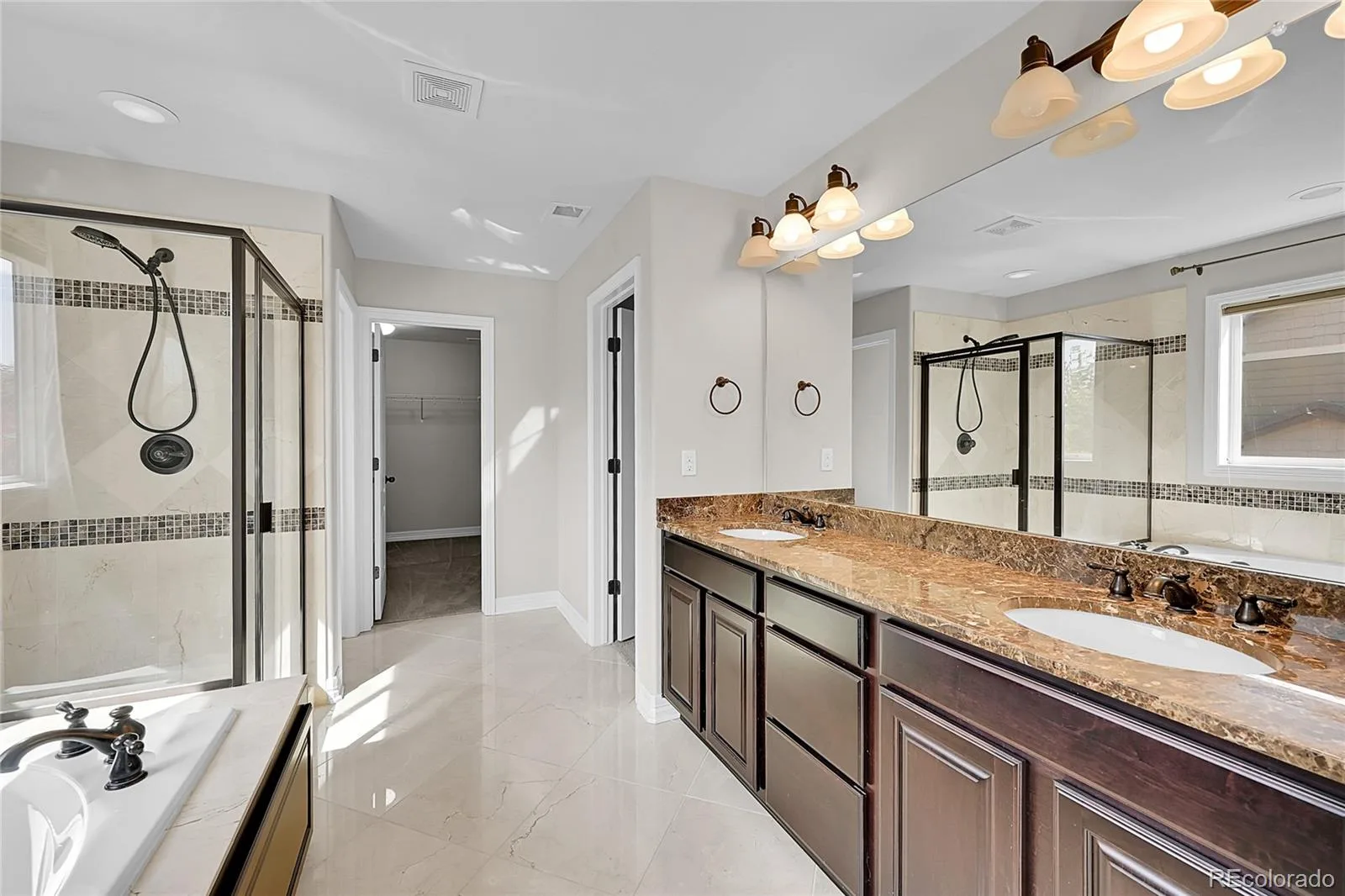12762 Fisher Street Englewood CO 80112 MLS #REC7090026 06092026154812 1600 19