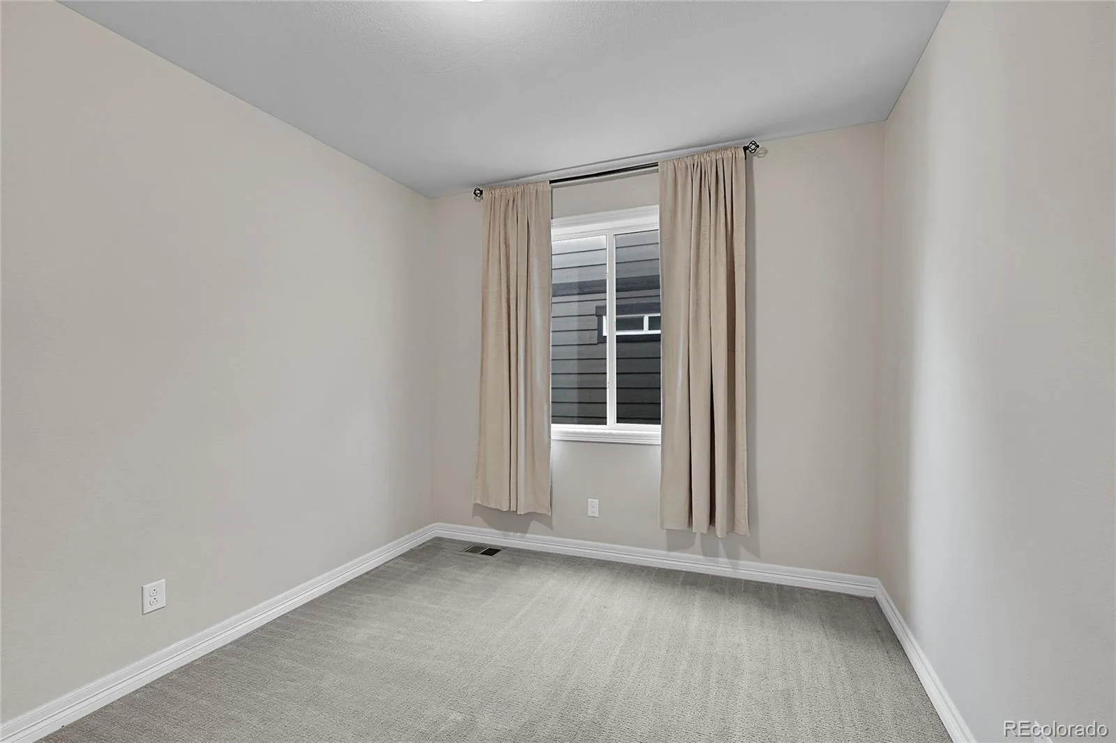 12762 Fisher Street Englewood CO 80112 MLS #REC7090026 06092026154812 1600 39