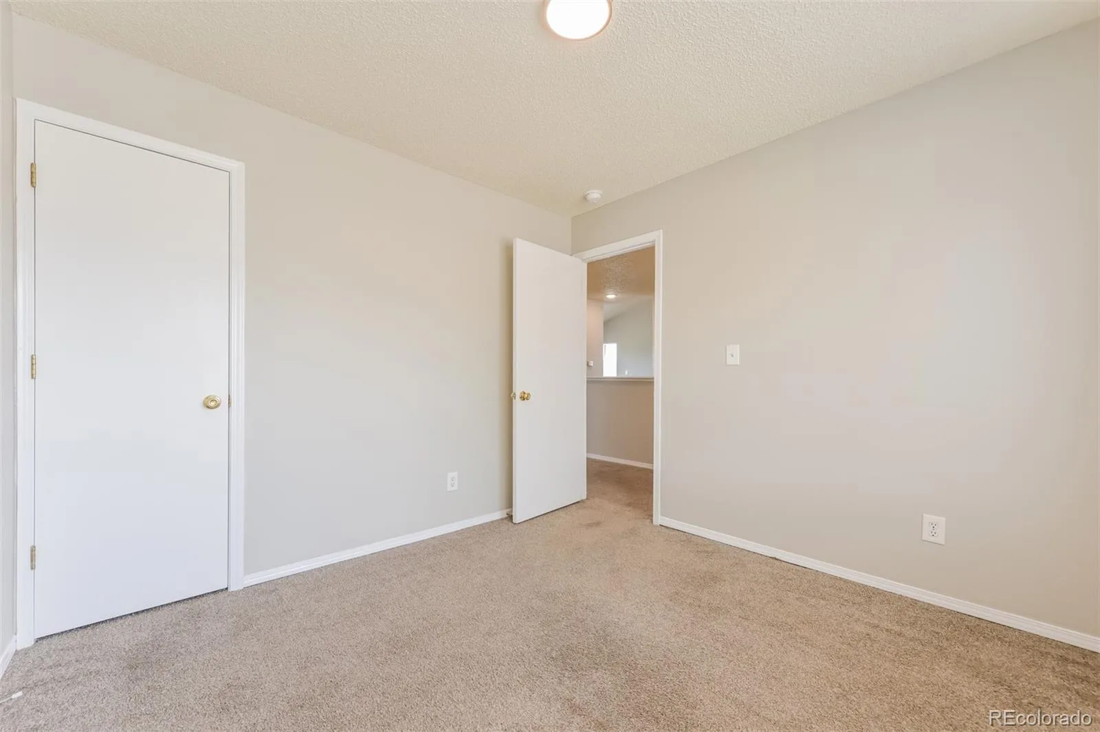 4272 S Ireland Court Aurora CO 80013 | MLS #REC7090261 08062026225544 1600 13