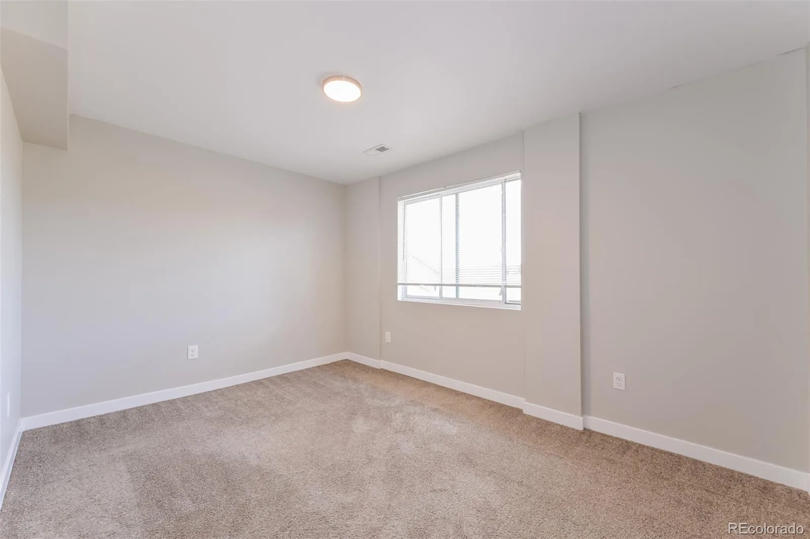 4272 S Ireland Court Aurora CO 80013 | MLS #REC7090261 08062026225544 1600 17