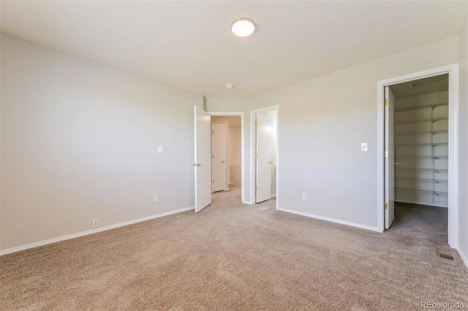 4272 S Ireland Court Aurora CO 80013 | MLS #REC7090261 08062026225544 1600 8