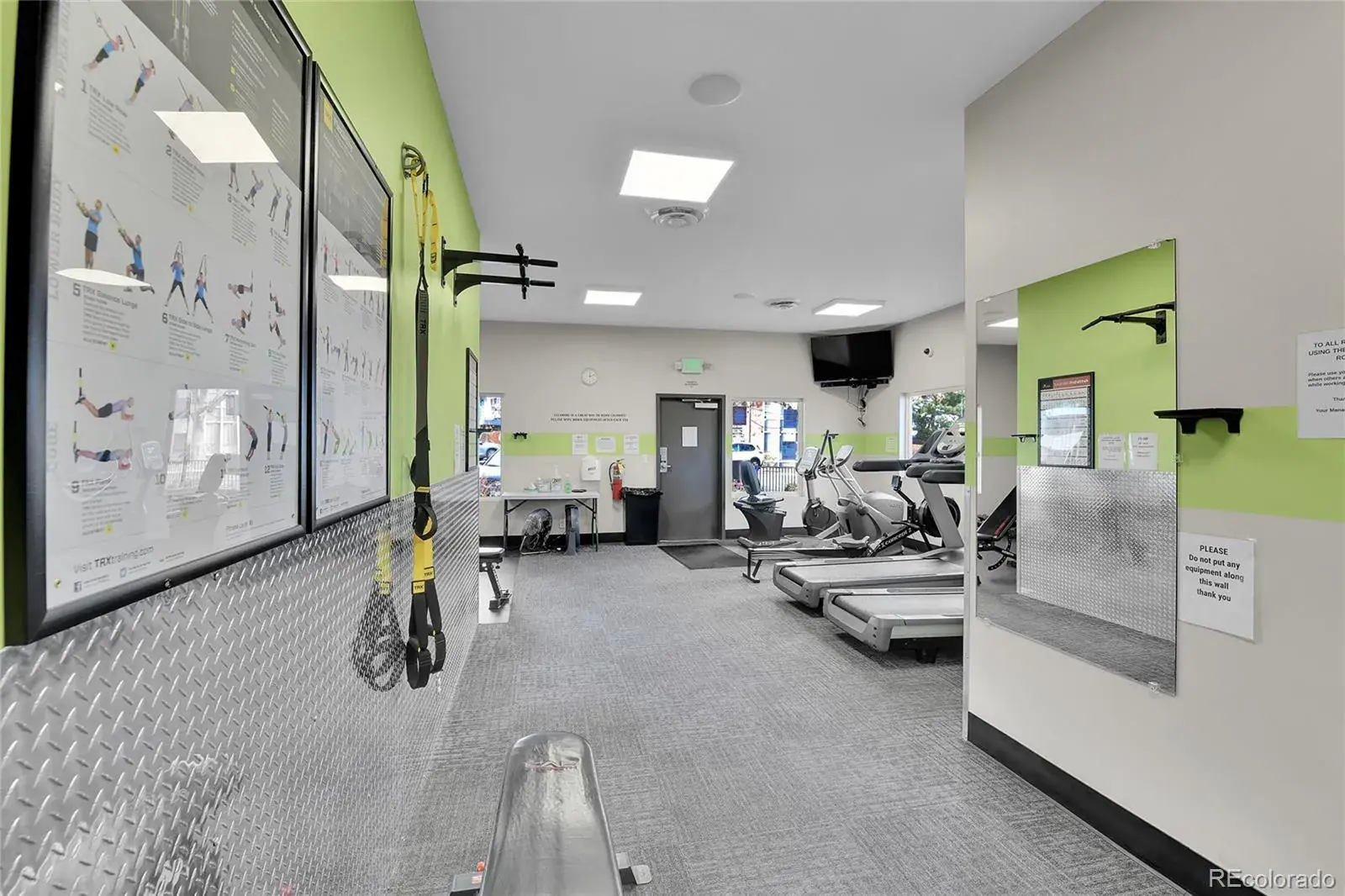 12082025234920 1600 16