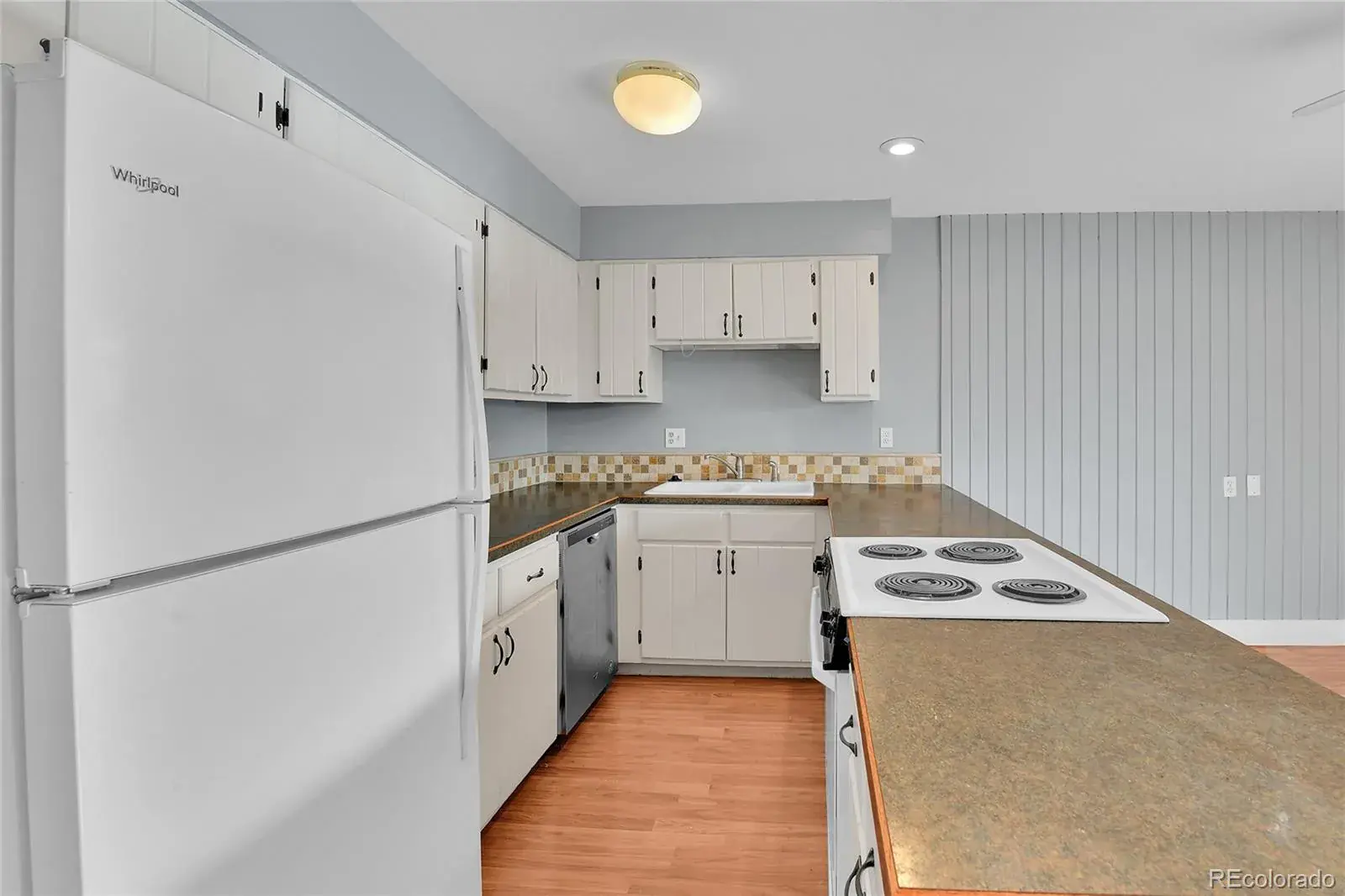 12082025234920 1600 8