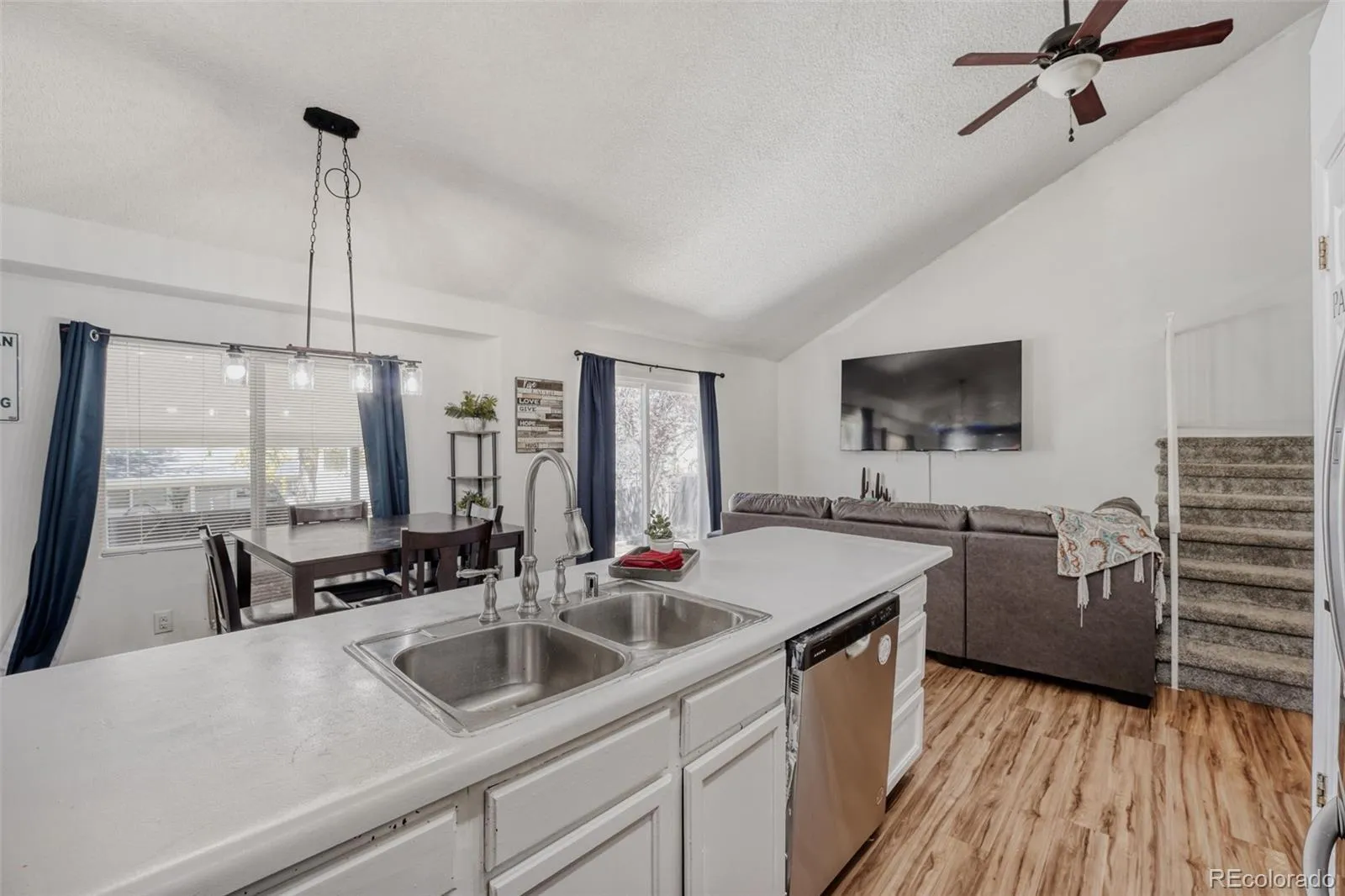 19713 E Girard Avenue Aurora CO 80013 MLS #REC7094235 05052026070411 1600 11
