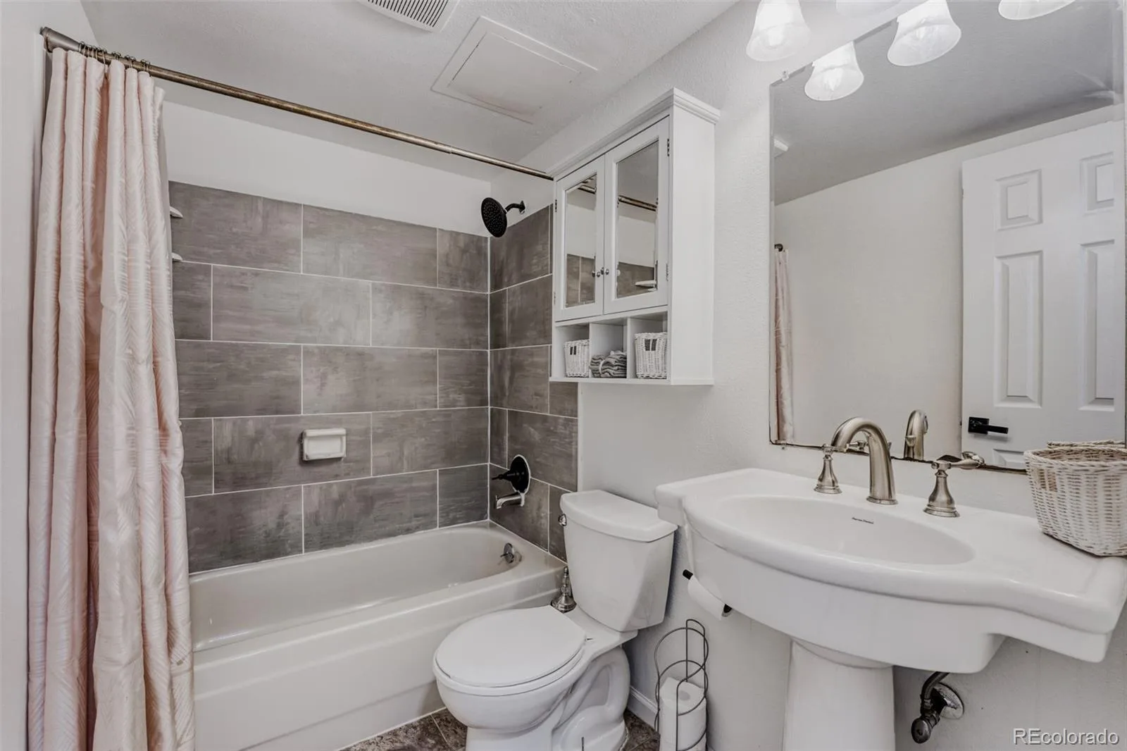 19713 E Girard Avenue Aurora CO 80013 | MLS #REC7094235 07142026221621 1600 8