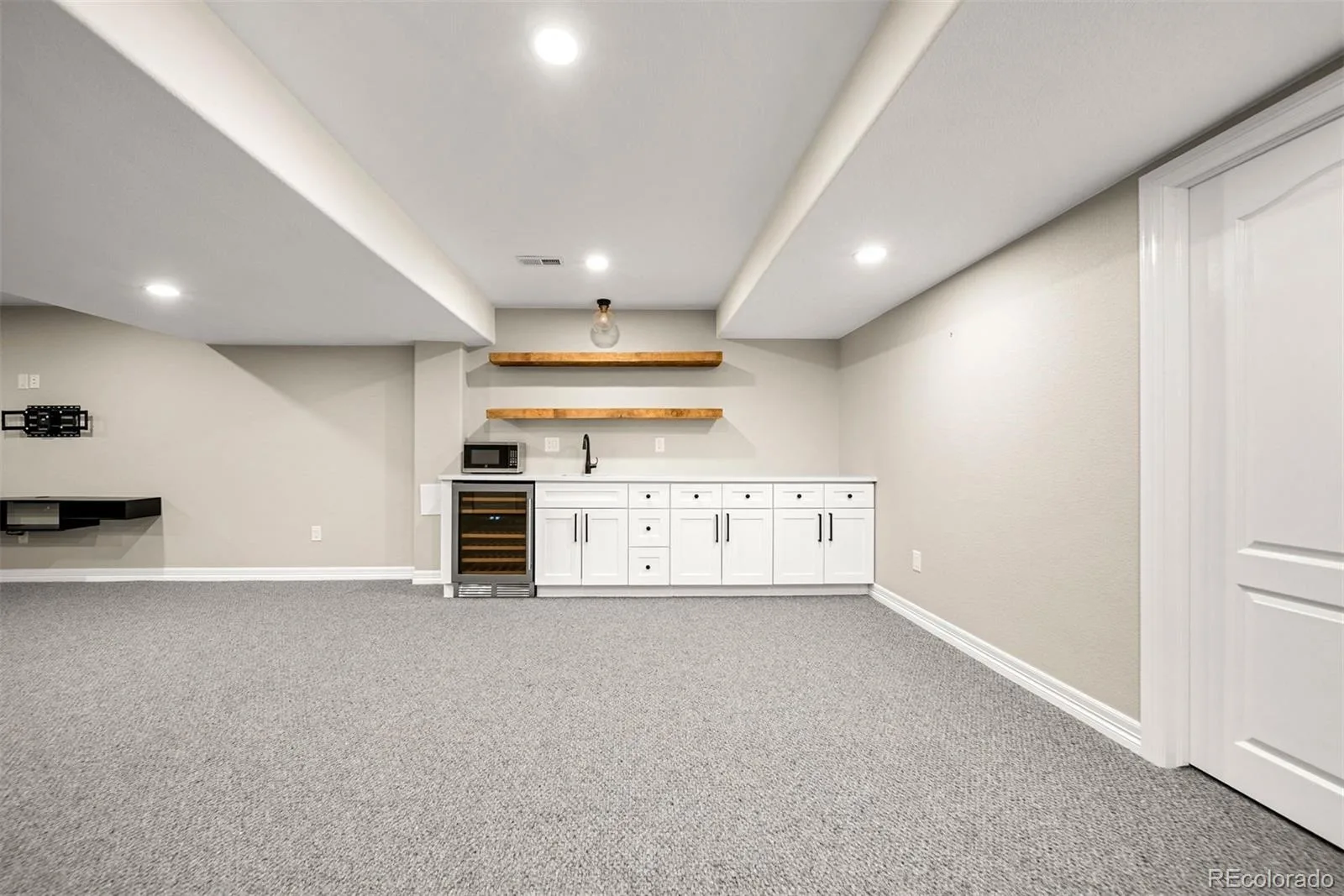 17423 W 84th Drive Arvada CO 80007 MLS #REC7095402 06182026190832 1600 31