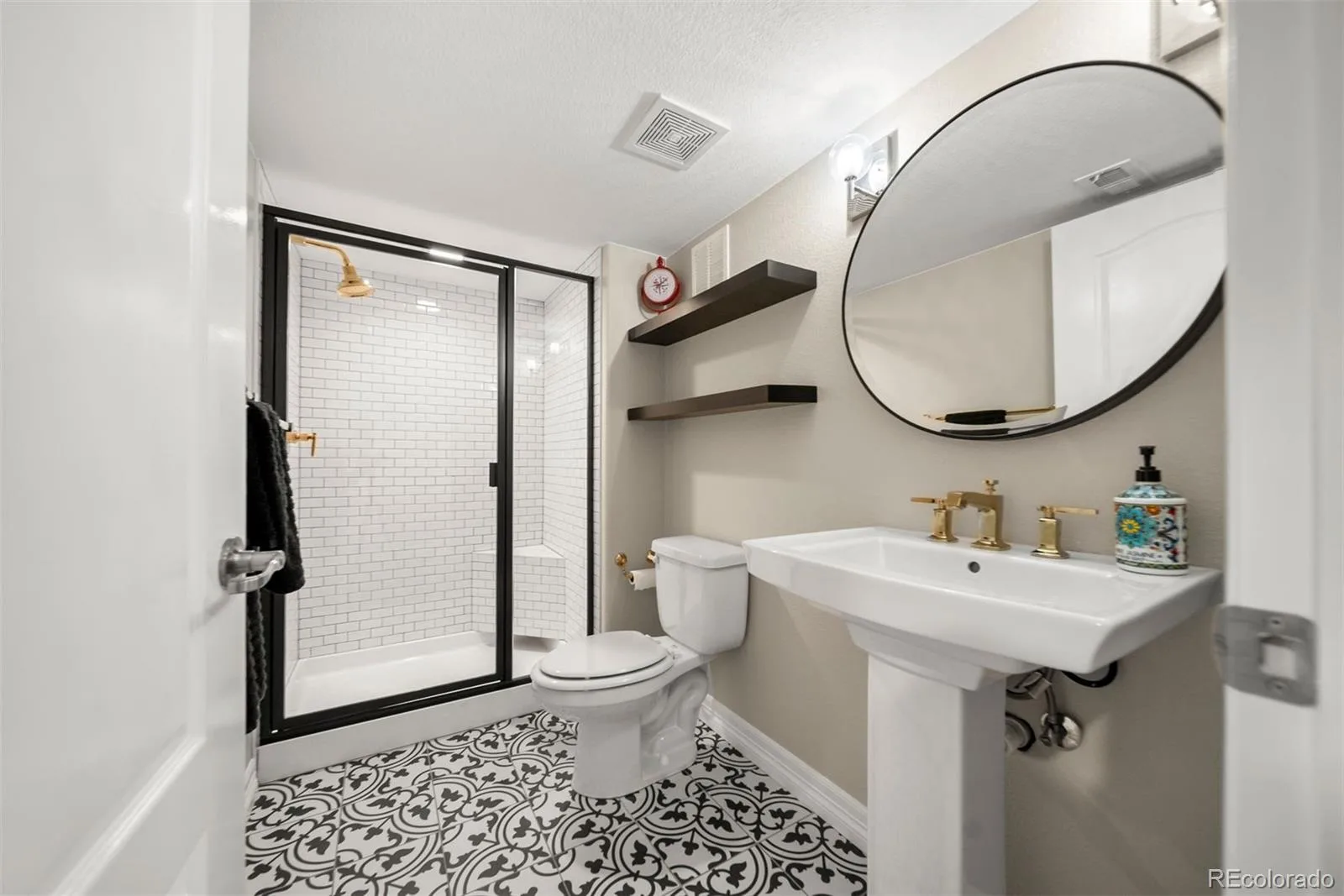 17423 W 84th Drive Arvada CO 80007 MLS #REC7095402 06182026190832 1600 36