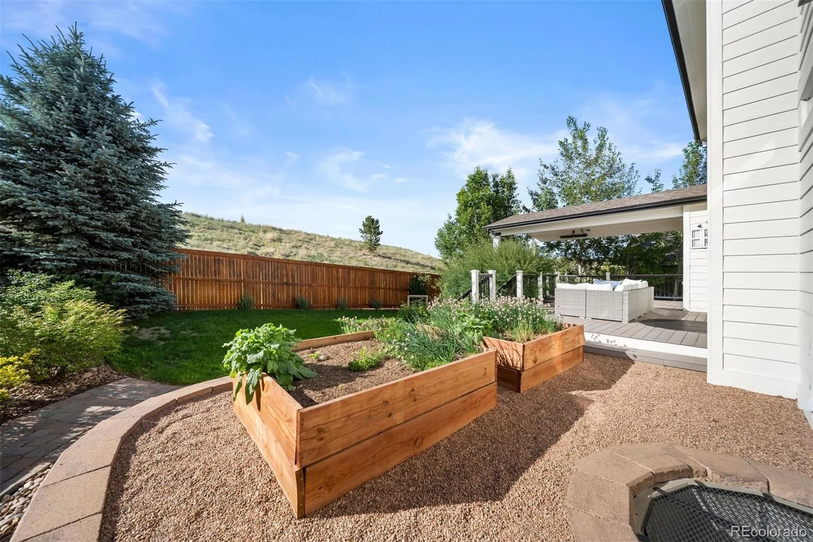 17423 W 84th Drive Arvada CO 80007 MLS #REC7095402 06182026190832 1600 43
