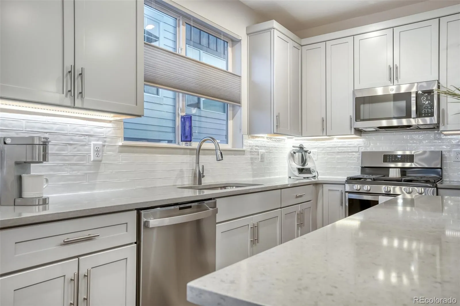 6127 W 28th Court Edgewater CO 80214 MLS #REC7096443 05222026000214 1600 14