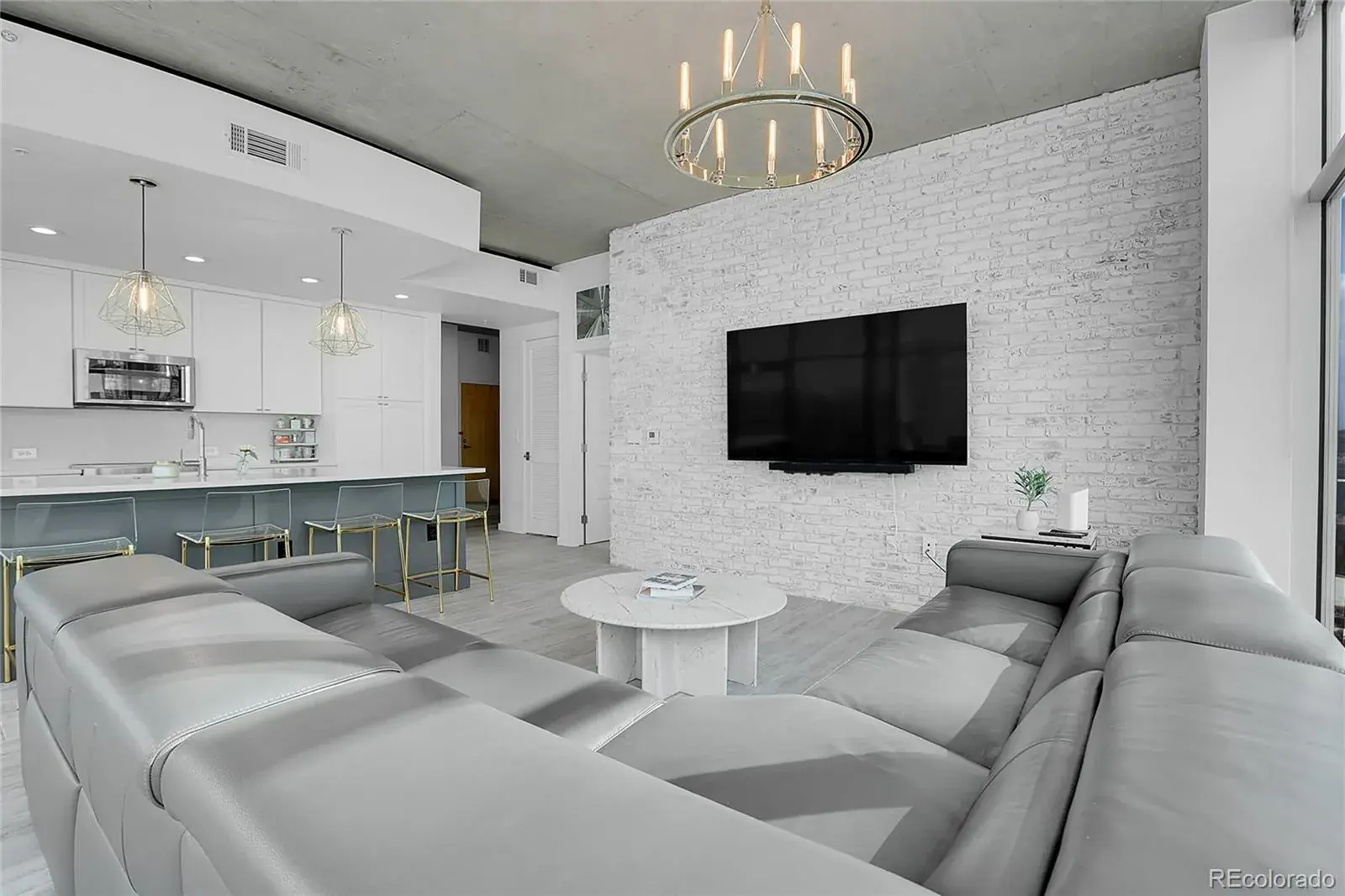 11022025005415 1600 12